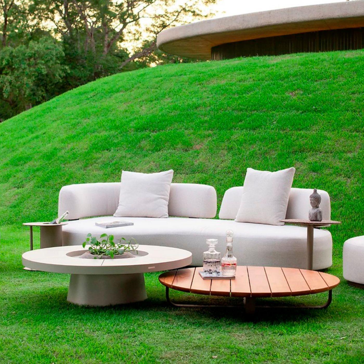 https://a.1stdibscdn.com/amsterda-organic-sofa-in-aluminum-and-fabric-for-sale-picture-8/f_106322/f_470468021760475838538/Amesterd_07_master.jpg