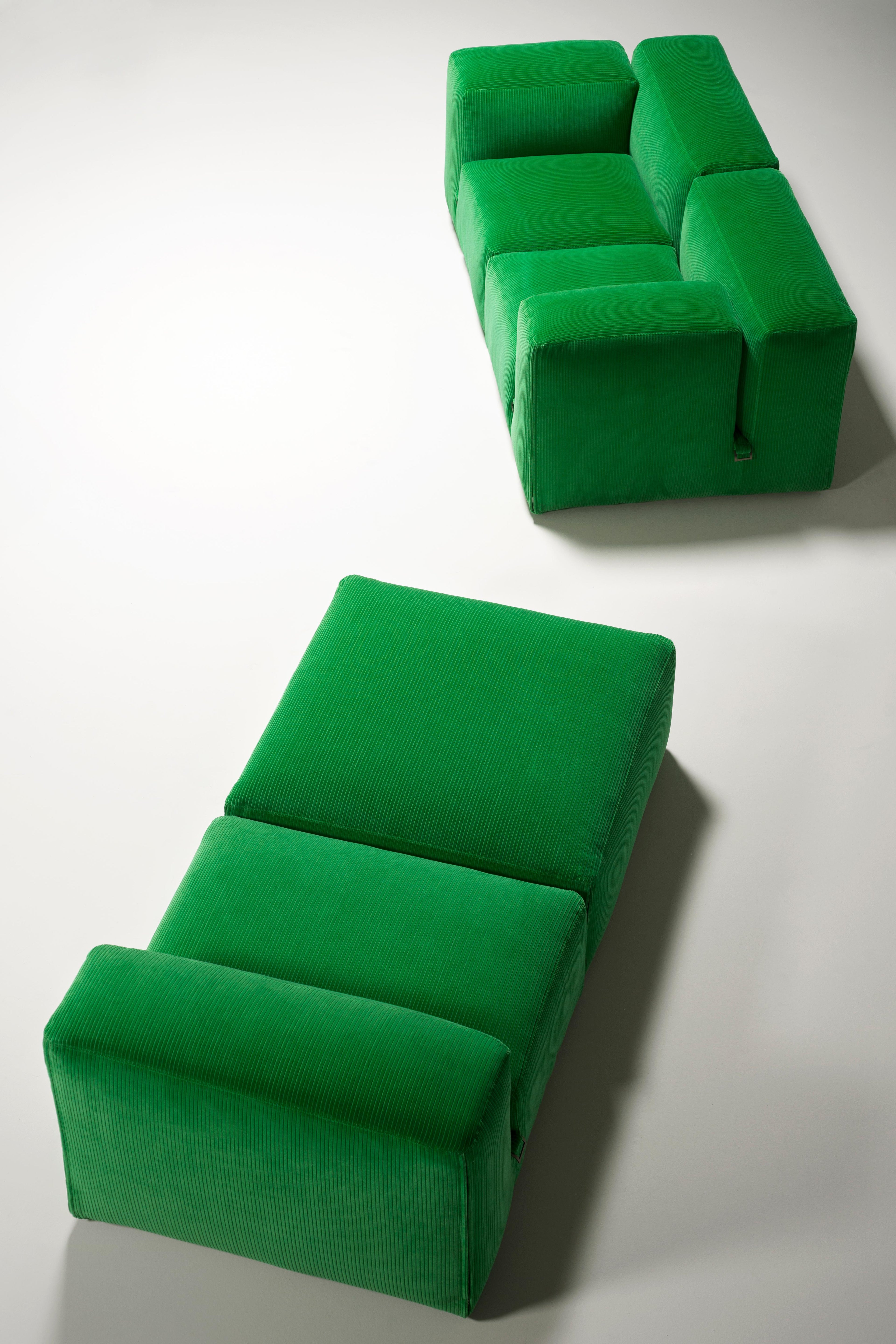 https://a.1stdibscdn.com/tacchini-le-mura-modular-sofa-designed-by-mario-bellini-for-sale-picture-6/f_16392/f_299237921660080063249/_Andrea_Ferrari_DSC_5437_master.jpg