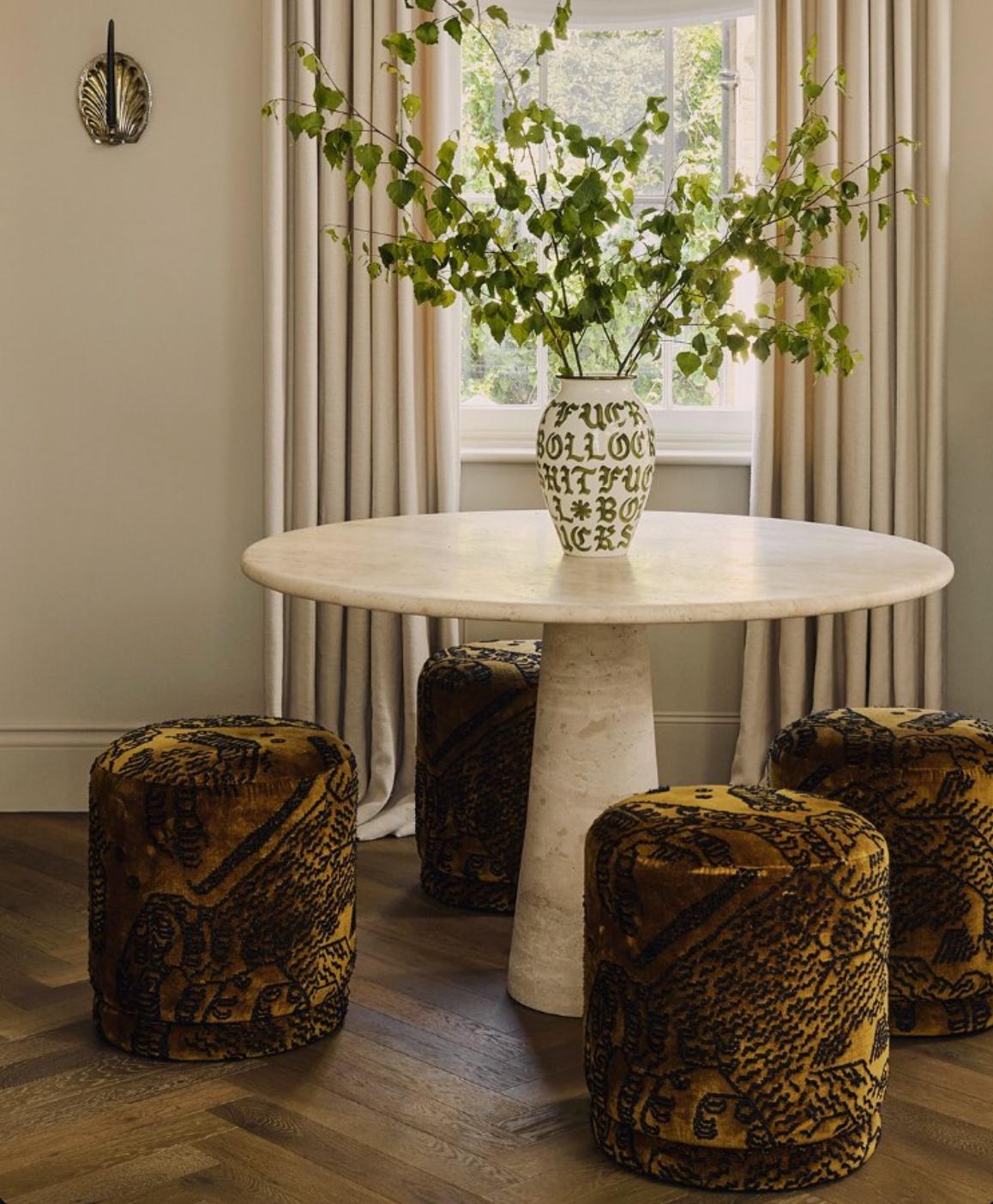 https://a.1stdibscdn.com/cream-travertine-round-dining-table-in-the-style-of-1970-angelo-mangiarotti-for-sale-picture-2/f_80522/f_331482421727181140279/Angelo_Round_master.jpg