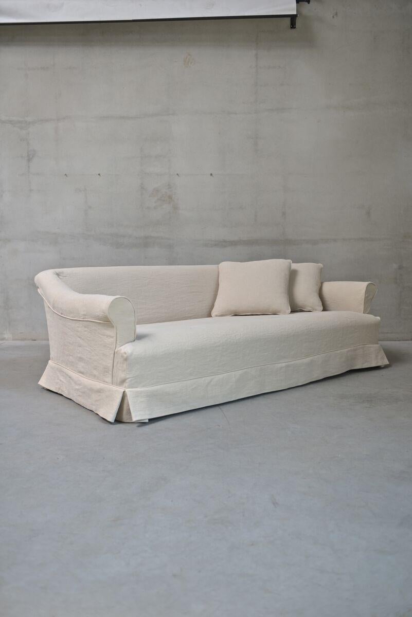 https://a.1stdibscdn.com/bespoke-handmade-belgian-linen-sofa-for-sale-picture-5/f_25473/f_353240121746788795513/Antonia_Sofa_1_master.jpg