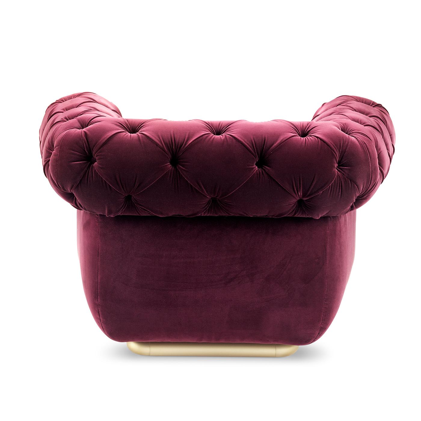 https://a.1stdibscdn.com/opera-purple-armchair-by-stefano-giovannoni-for-sale-picture-3/f_17062/f_250471321629899986839/AnyConv_com_7cvaukjt3pjvrpq2ar6qunzk8i4k_master.jpg