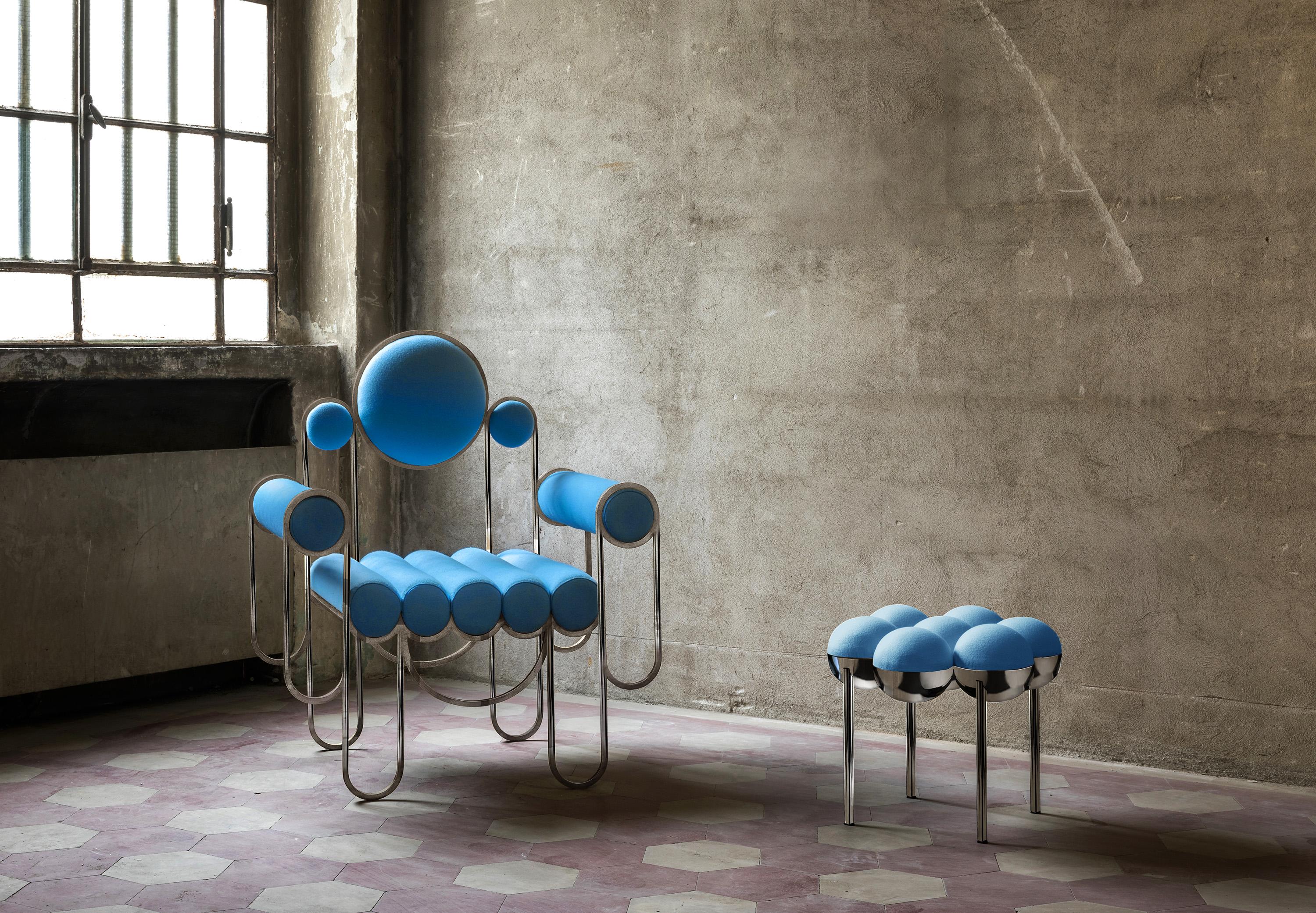 https://a.1stdibscdn.com/saturn-pouffe-large-chrome-frame-and-cream-boucle-by-lara-bohinc-in-stock-for-sale-picture-4/f_19173/f_392755821713174161604/Apollo_Armchair_Satturn_Small_Pouffe_In_Situ_02_04_2024_master.jpg