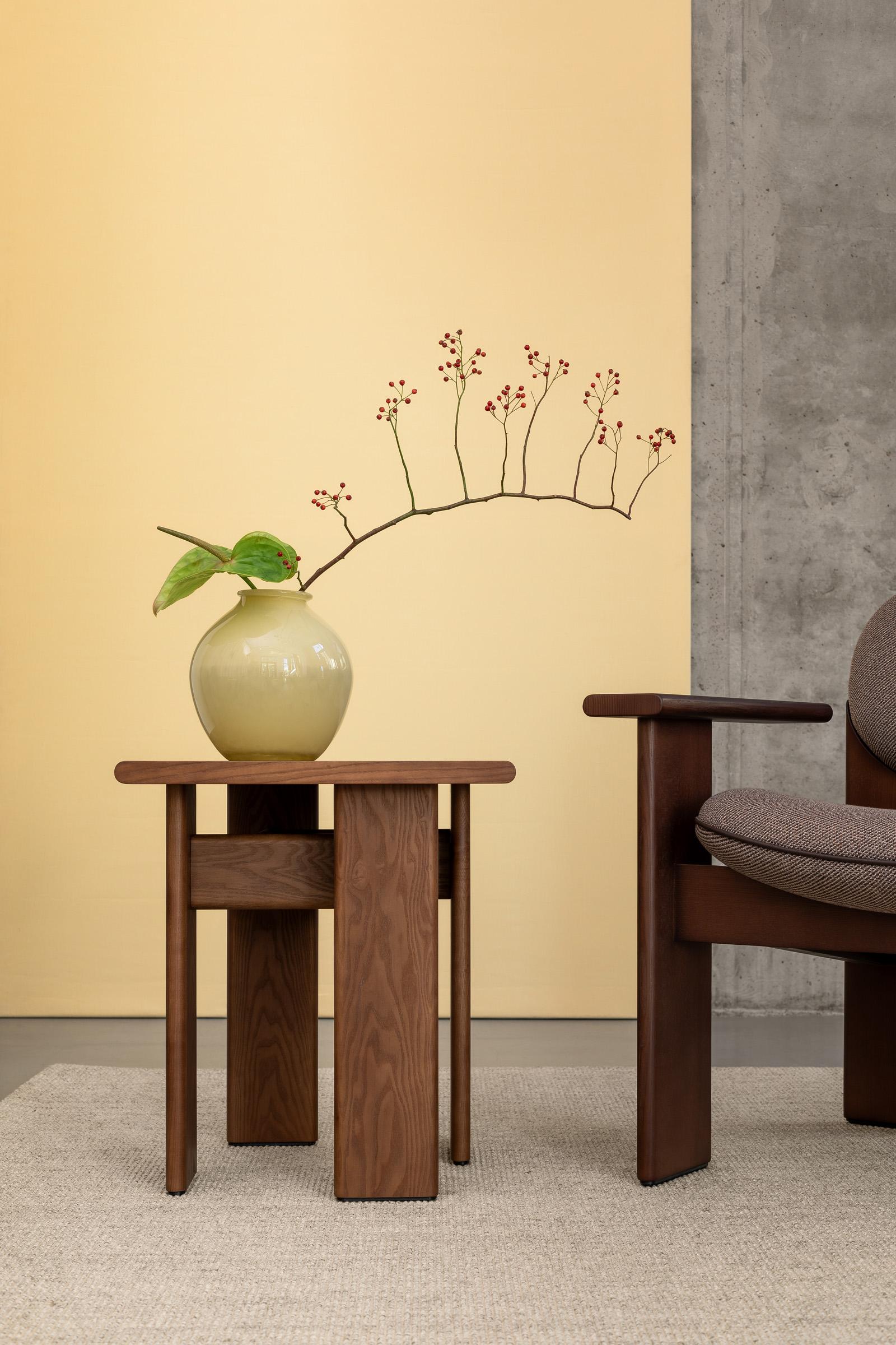 https://a.1stdibscdn.com/minimalist-archipen-wooden-coffee-side-table-1-sculptural-tabouret-by-noom-for-sale-picture-3/f_42321/f_480778621766396757884/Archipen_Coffee_Tables_by_NOOM_web_2__master.jpg