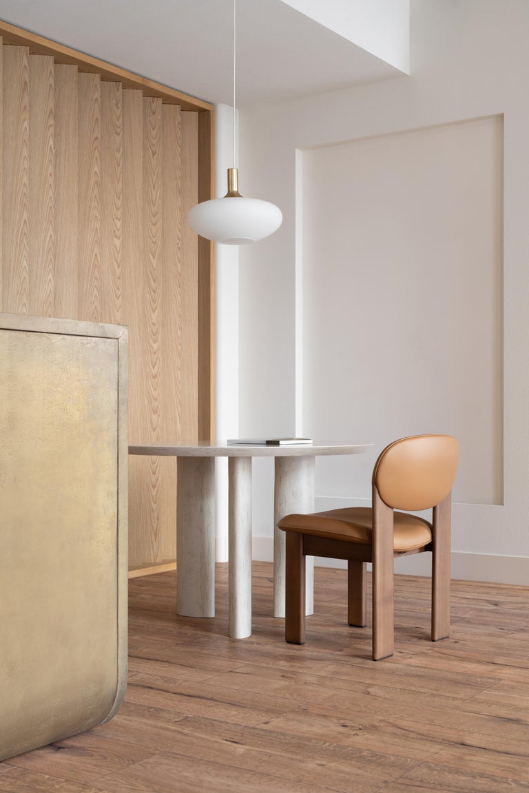 https://a.1stdibscdn.com/modern-dining-archipen-chair-in-natural-leather-cashmere-by-noom-for-sale-picture-7/f_42321/f_420094721729710794548/Archipen_chair_by_NOOM_sm_1__master.jpg?width=768