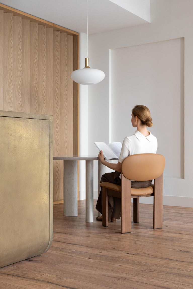 https://a.1stdibscdn.com/modern-dining-archipen-chair-in-natural-leather-cashmere-by-noom-for-sale-picture-3/f_42321/f_420094721729710794613/Archipen_chair_by_NOOM_sm_5__master.jpg?width=768