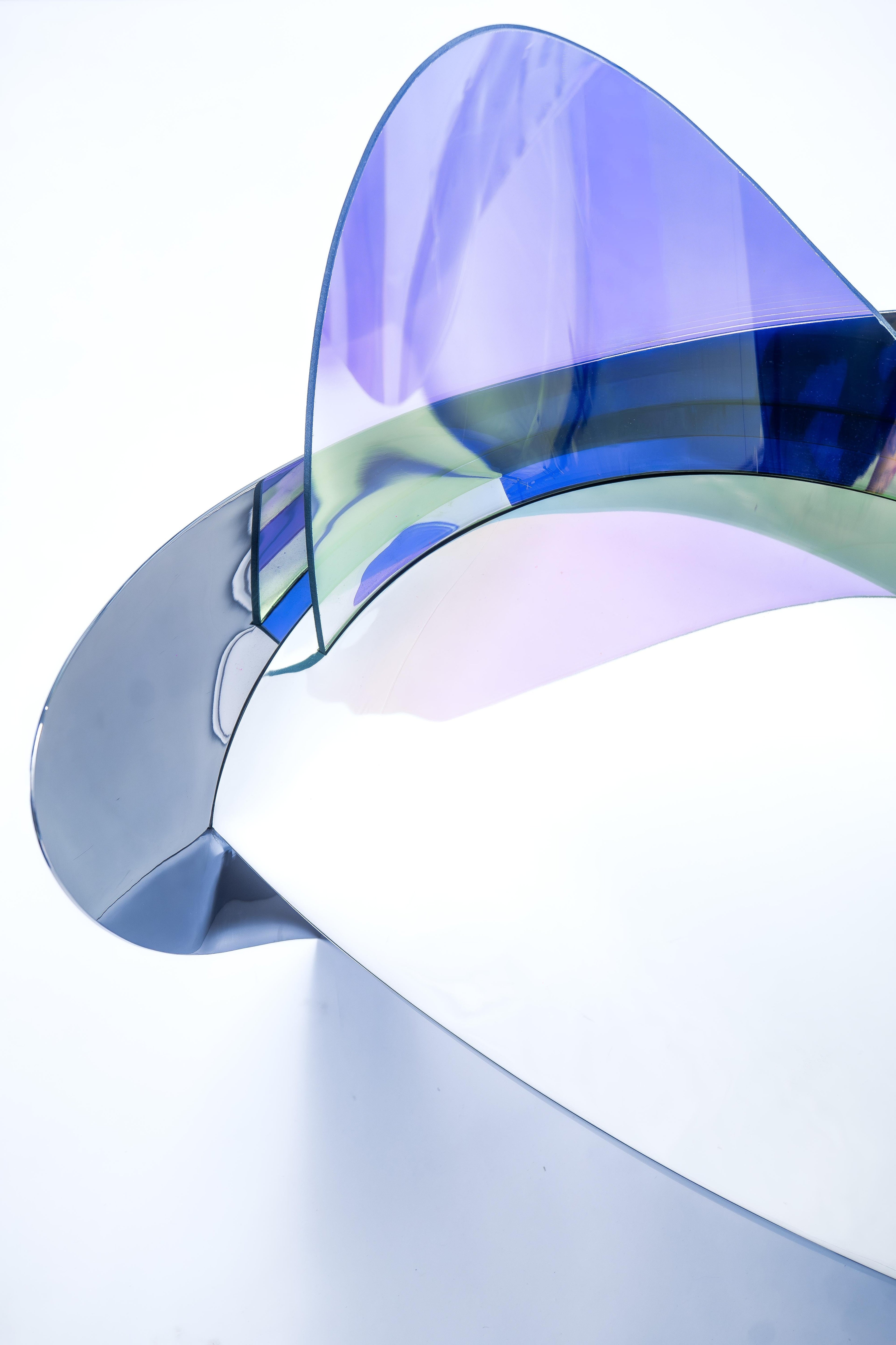 https://a.1stdibscdn.com/sculptural-dichroic-glass-armchair-by-oda-lik-studio-for-sale-picture-6/f_12192/f_492633121773756850937/Armchair_A01_05_master.jpg