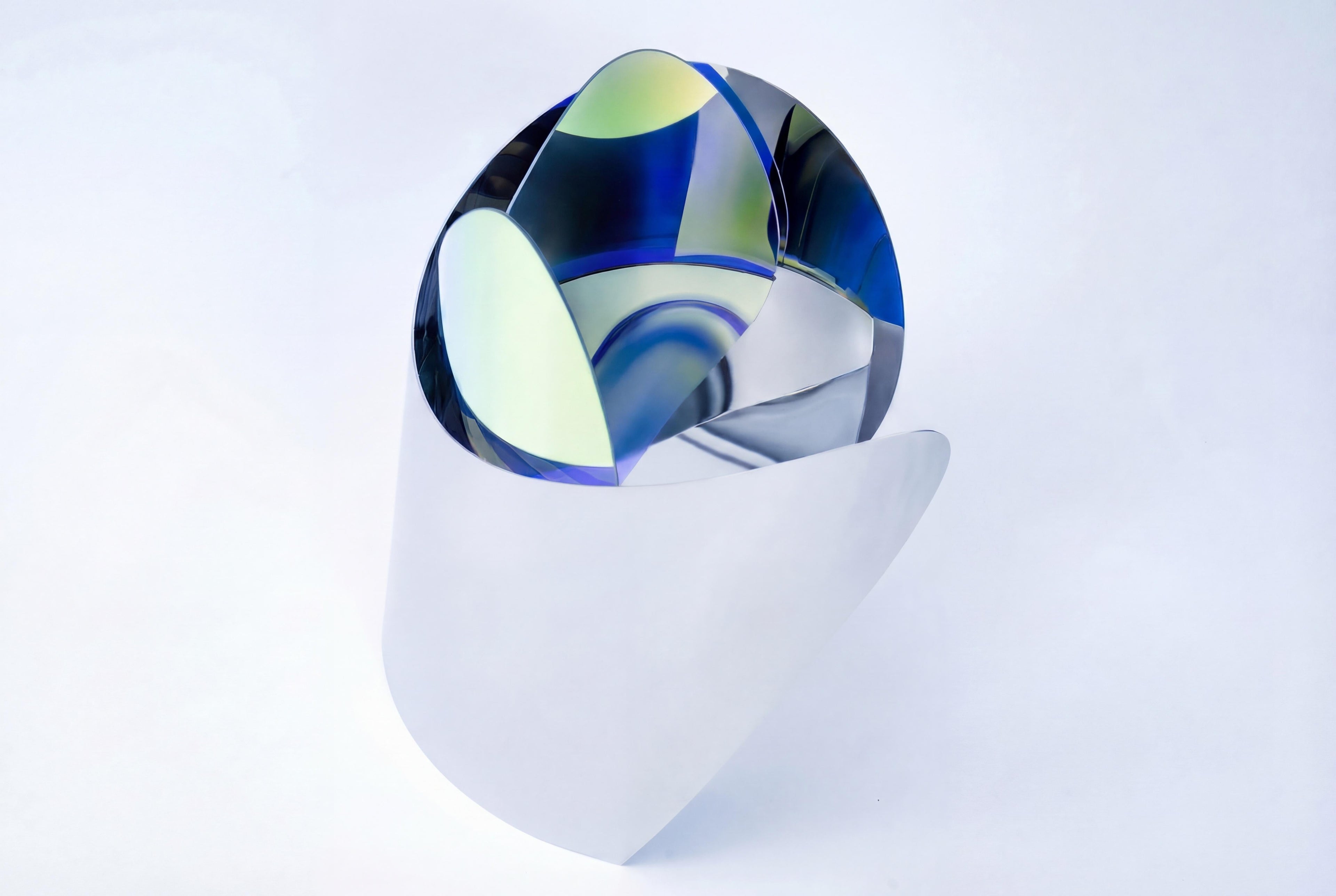 https://a.1stdibscdn.com/sculptural-dichroic-glass-armchair-by-oda-lik-studio-for-sale-picture-9/f_12192/f_492633121773756850570/Armchair_A01_08_master.jpg