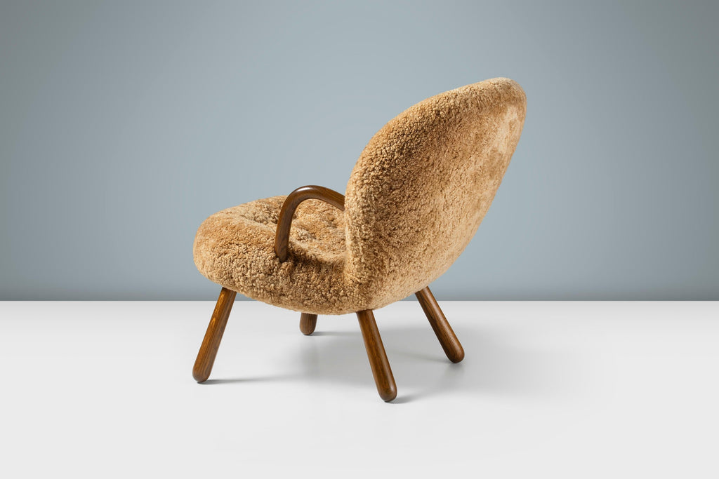 https://a.1stdibscdn.com/arnold-madsen-sheepskin-clam-chair-stool-for-sale-picture-8/f_13332/f_425325221732923745387/ArnoldMadsen_ClamChair_SK_Maple_Fumed_Oak_Rear_Stage_master.jpg