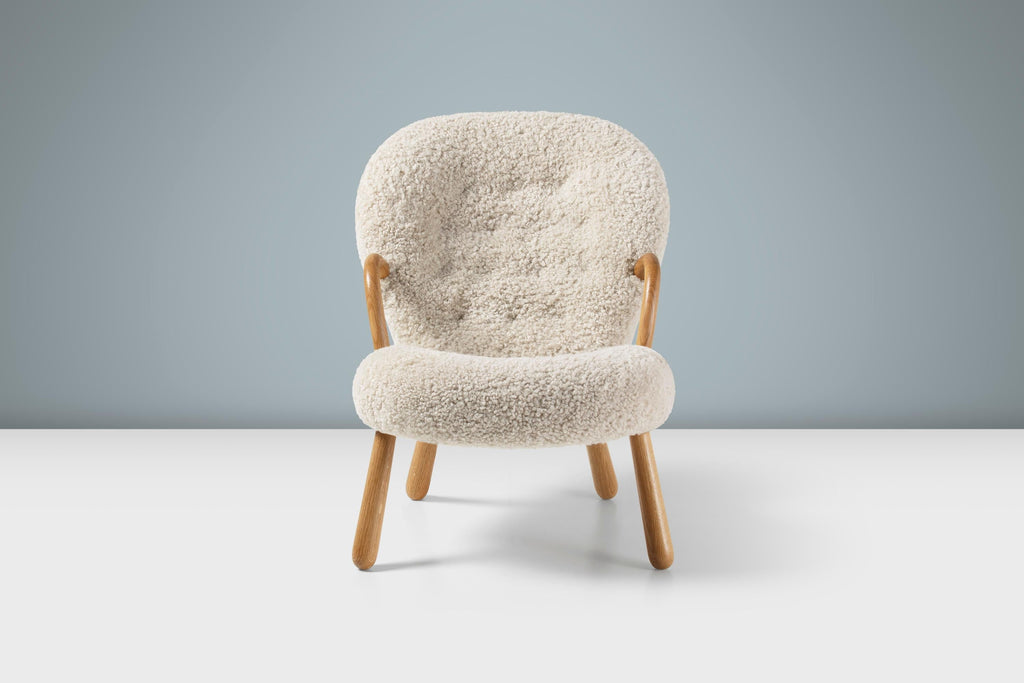 https://a.1stdibscdn.com/arnold-madsen-sheepskin-clam-chair-new-edition-for-sale-picture-2/f_13332/f_406689721721213726933/ArnoldMadsen_Clam_Chair_SK_Moonlight_Oiled_Oak_Front_Stage_master.jpg