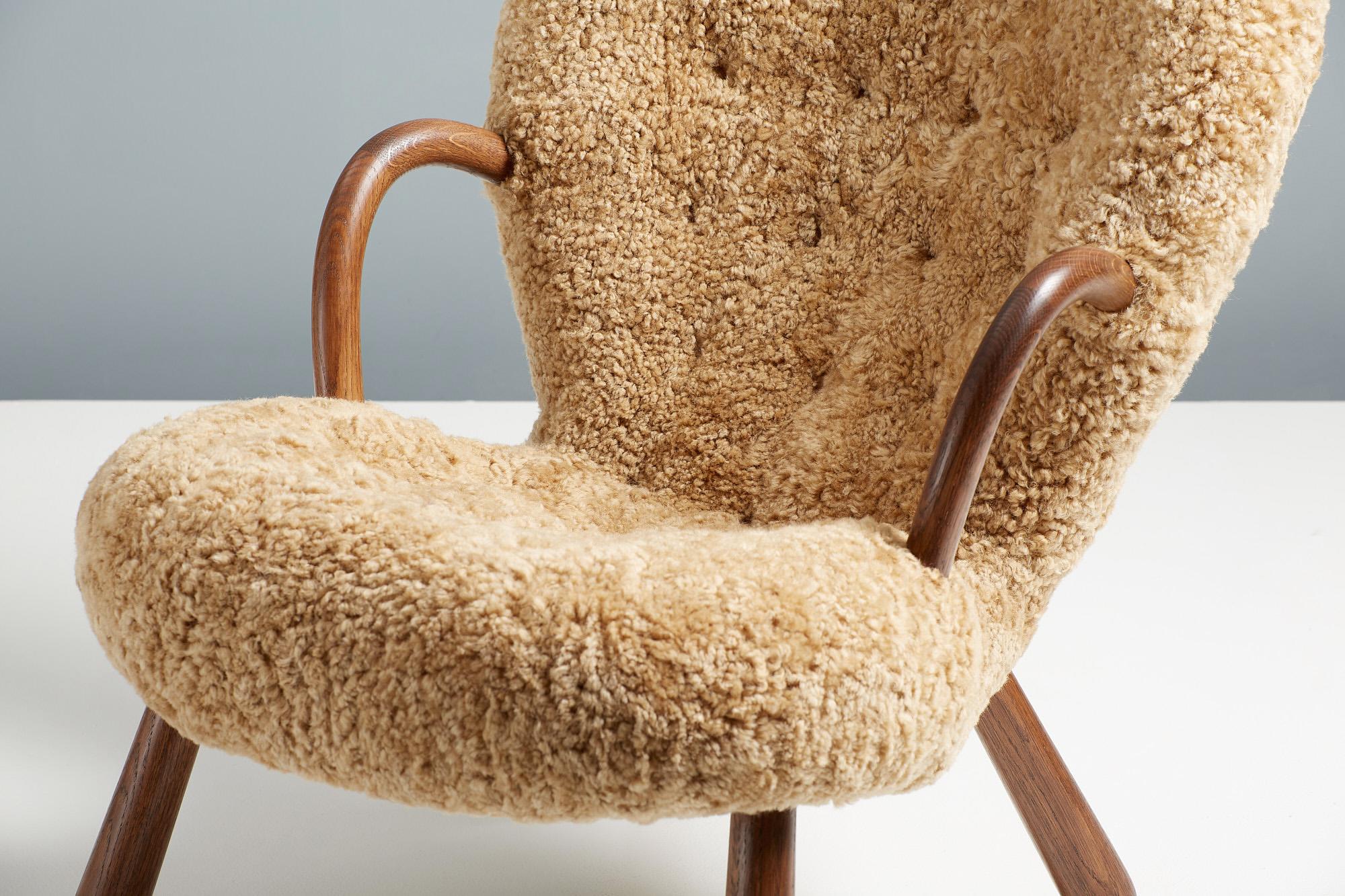 https://a.1stdibscdn.com/arnold-madsen-sheepskin-clam-chair-1944-for-sale-picture-6/f_67442/f_285918121652130165848/ArnoldMadsen_Dagmar_ClamChair_REPRO_Maple_OiledOak_33_master.jpg