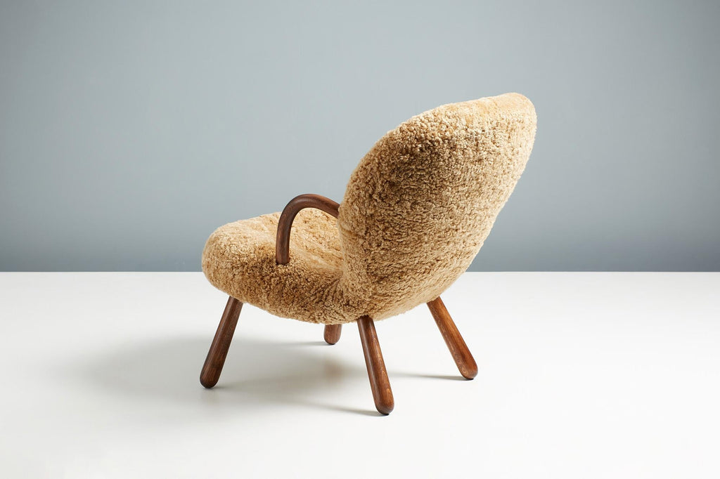 https://a.1stdibscdn.com/arnold-madsen-sheepskin-clam-chair-1944-for-sale-picture-7/f_67442/f_285918121652130164980/ArnoldMadsen_Dagmar_ClamChair_REPRO_Maple_OiledOak_43_master.jpg