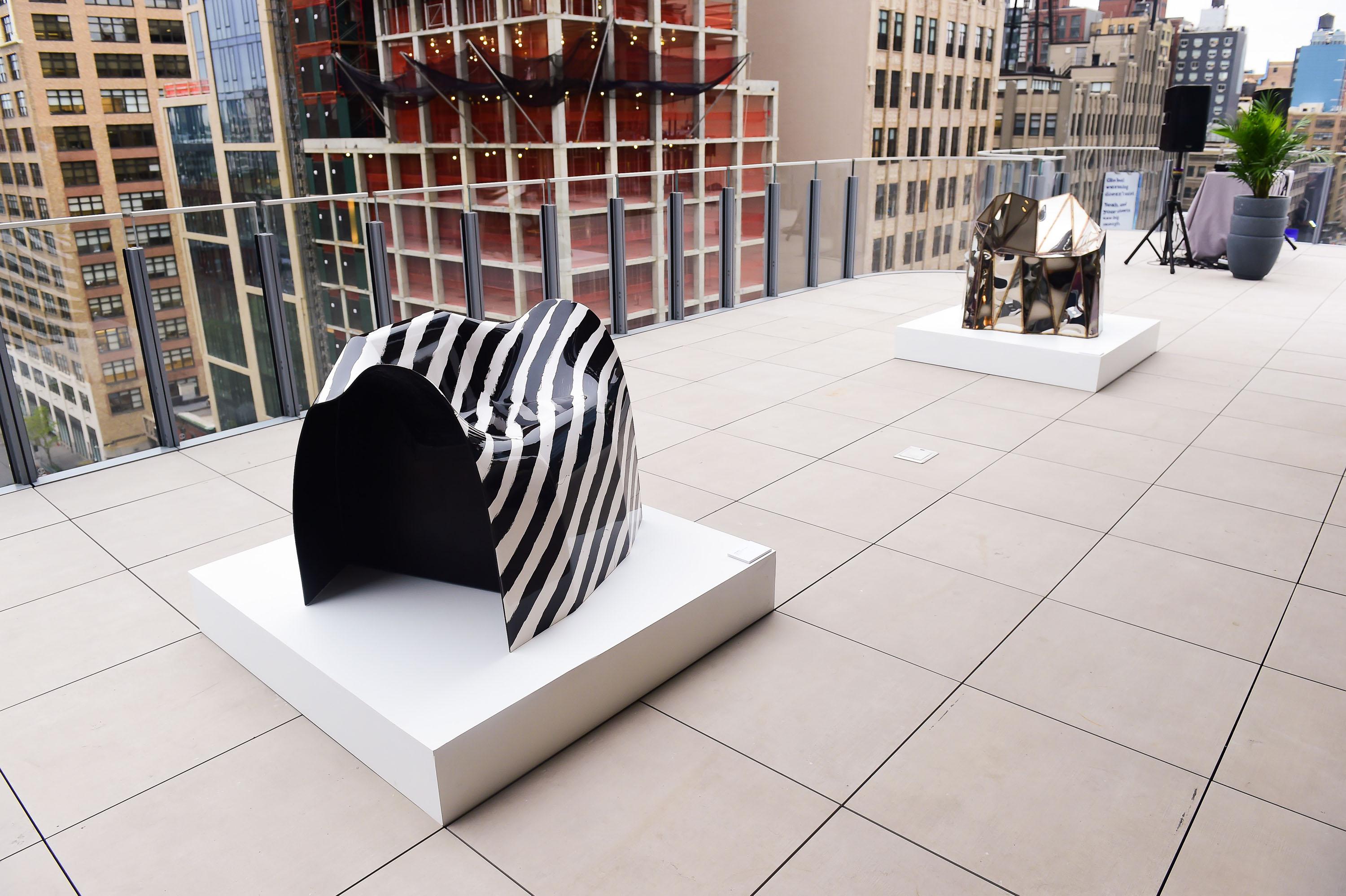 https://a.1stdibscdn.com/organic-loop-stripes-chair-in-hand-painted-fiberglass-composite-by-julian-mayor-for-sale-picture-16/f_12192/f_459148421752774437679/Artnet_JM_Dobel_15_of_188__master.jpg