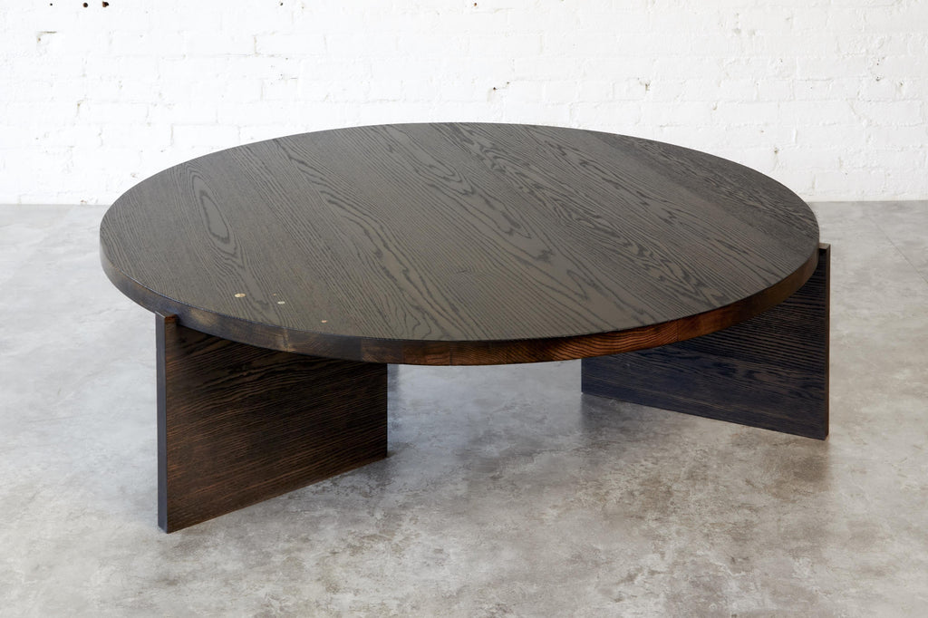 https://a.1stdibscdn.com/augustus-torched-oak-round-coffee-table-in-solid-wood-by-autonomous-furniture-for-sale-picture-4/f_77532/f_457513021751777127769/AugustusTable_6279_master.jpg