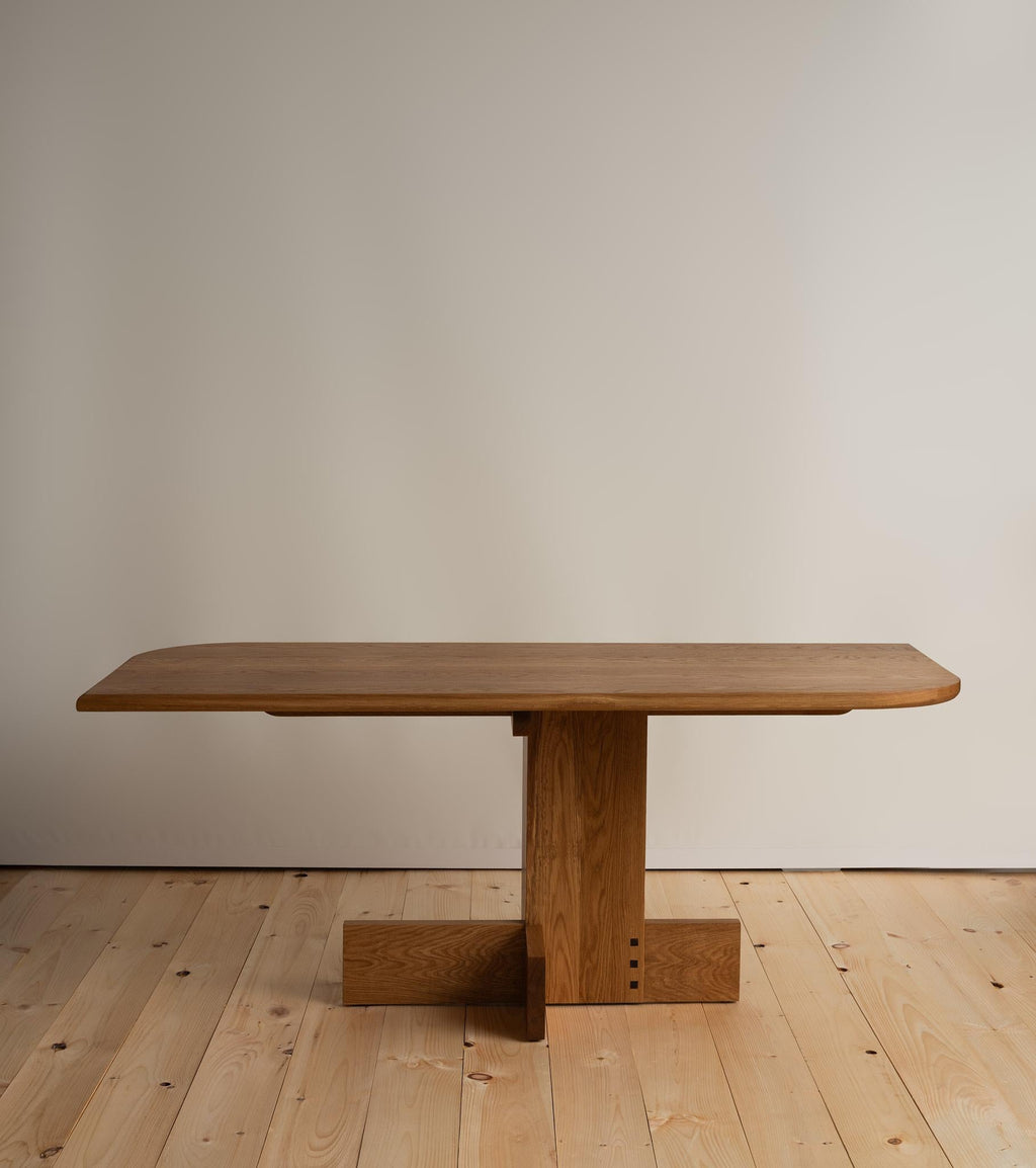 https://a.1stdibscdn.com/ayt-banquette-table-for-sale-picture-5/f_106752/f_471404821776126362921/Austen_Morris_22356_2_master.jpg