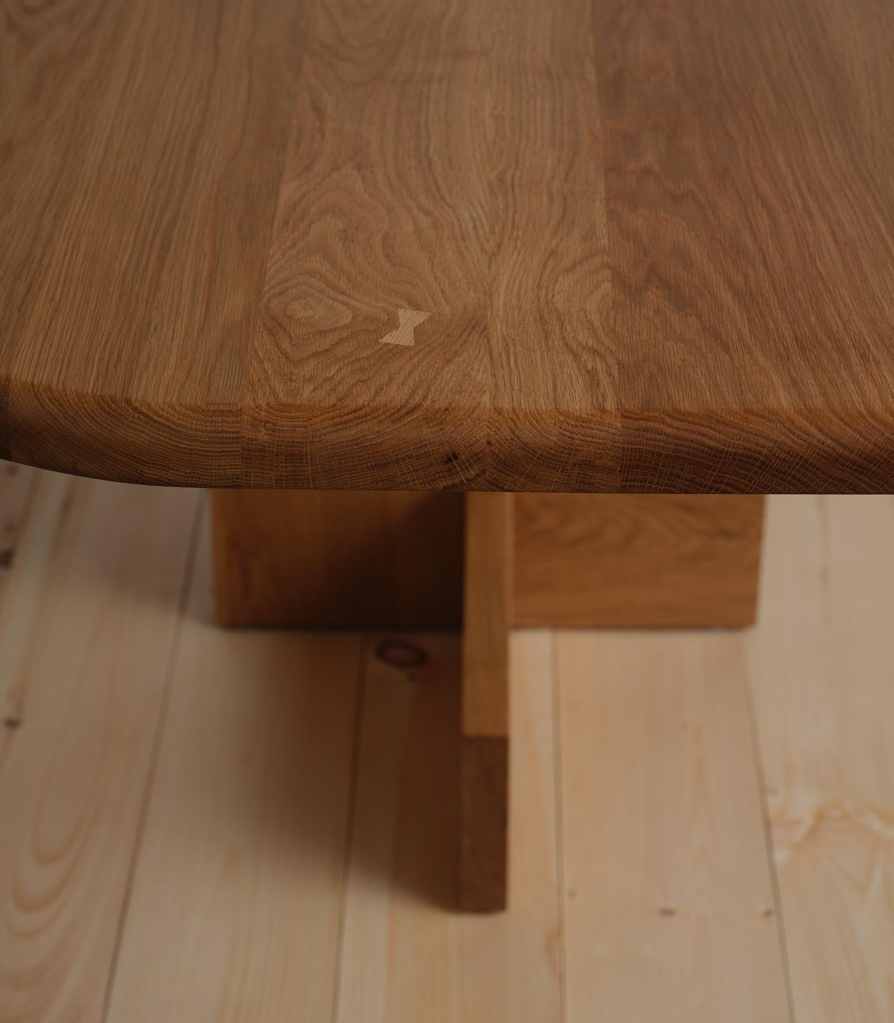 https://a.1stdibscdn.com/ayt-banquette-table-for-sale-picture-6/f_106752/f_471404821776126363149/Austen_Morris_22367_2_master.jpg