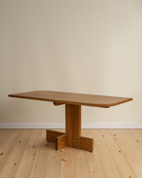 https://a.1stdibscdn.com/ayt-banquette-table-for-sale-picture-2/f_106752/f_471404821761078588518/Austen_Morris_22372_3_master.jpg