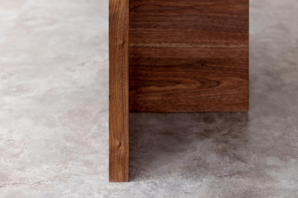 https://a.1stdibscdn.com/georgia-solid-walnut-conference-table-by-autonomous-furniture-for-sale-picture-8/f_77532/f_385798221708960662804/Autonomous_02_03_22_0003_master.jpg