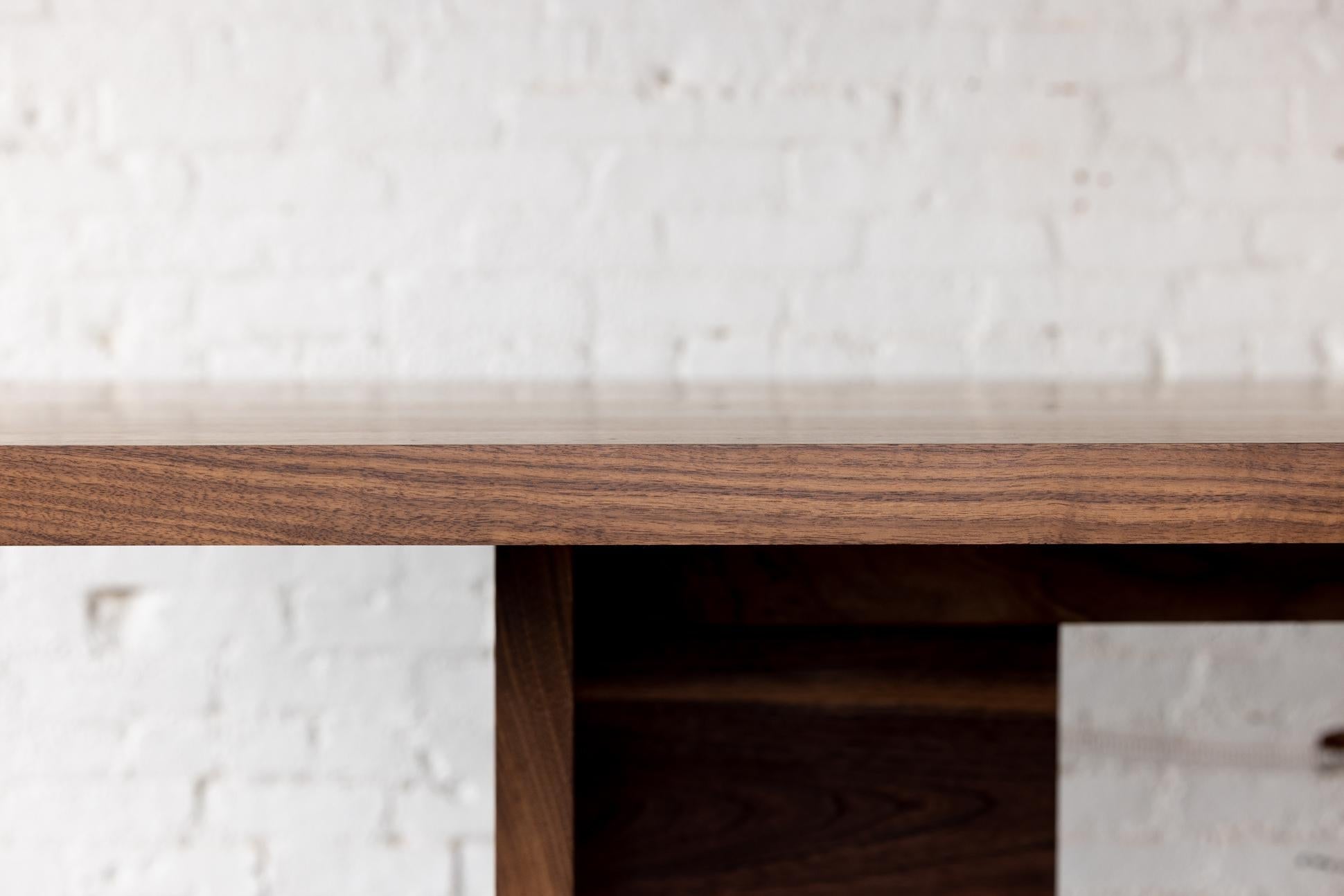 https://a.1stdibscdn.com/georgia-solid-walnut-conference-table-by-autonomous-furniture-for-sale-picture-3/f_77532/f_385798221708960681538/Autonomous_02_03_22_0004_master.jpg