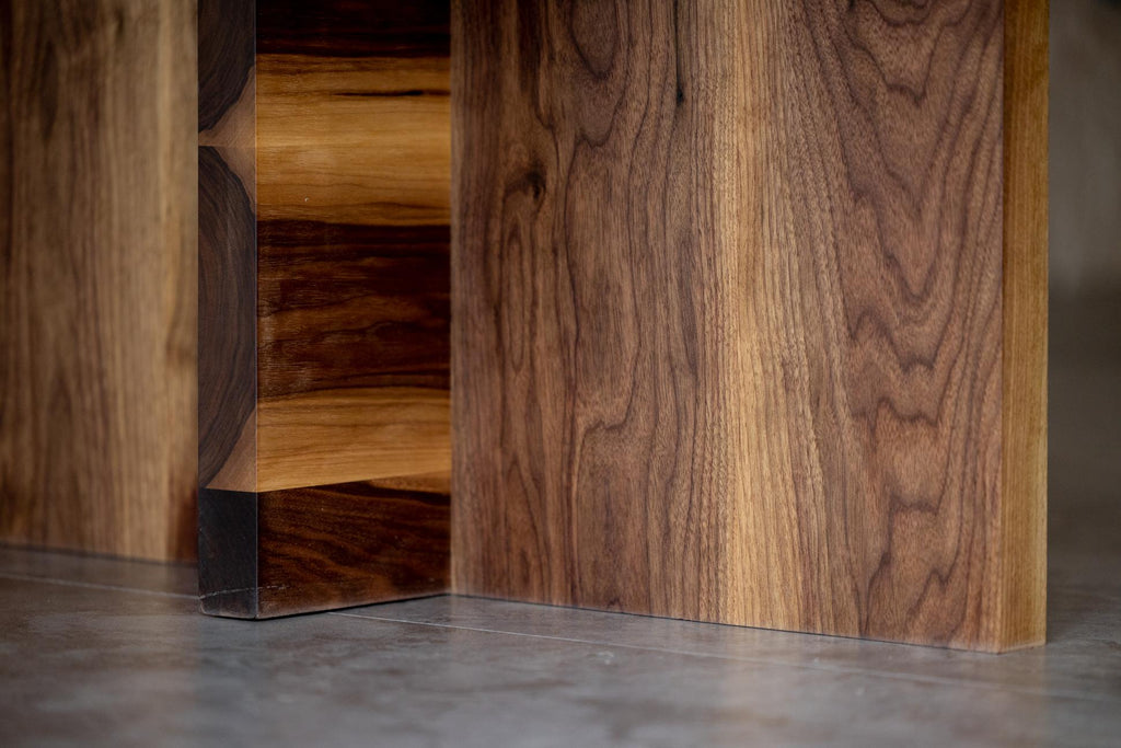 https://a.1stdibscdn.com/georgia-solid-walnut-conference-table-by-autonomous-furniture-for-sale-picture-13/f_77532/f_385798221708960612621/Autonomous_02_03_22_0015_master.jpg
