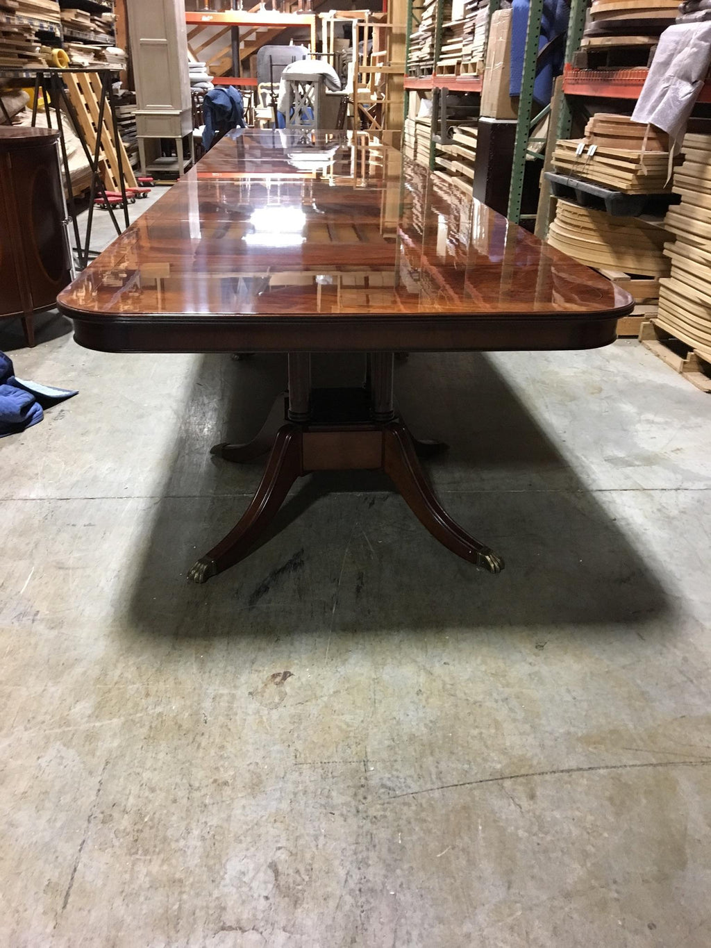 https://a.1stdibscdn.com/large-24-ft-custom-mahogany-georgian-style-dining-table-by-leighton-hall-for-sale-picture-5/f_44162/f_135312021549039128255/B7E22115_5DEB_4129_ADDB_1BFD2244C4C6_master.jpeg