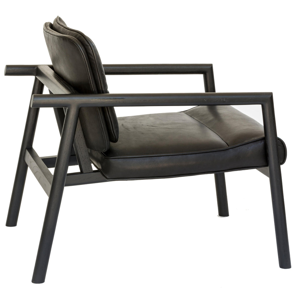 https://a.1stdibscdn.com/chris-earl-ebonized-oak-black-leather-moresby-armchair-for-sale/1722654/f_121578731537977997236/_B9B0001_Edit_org_master.jpg