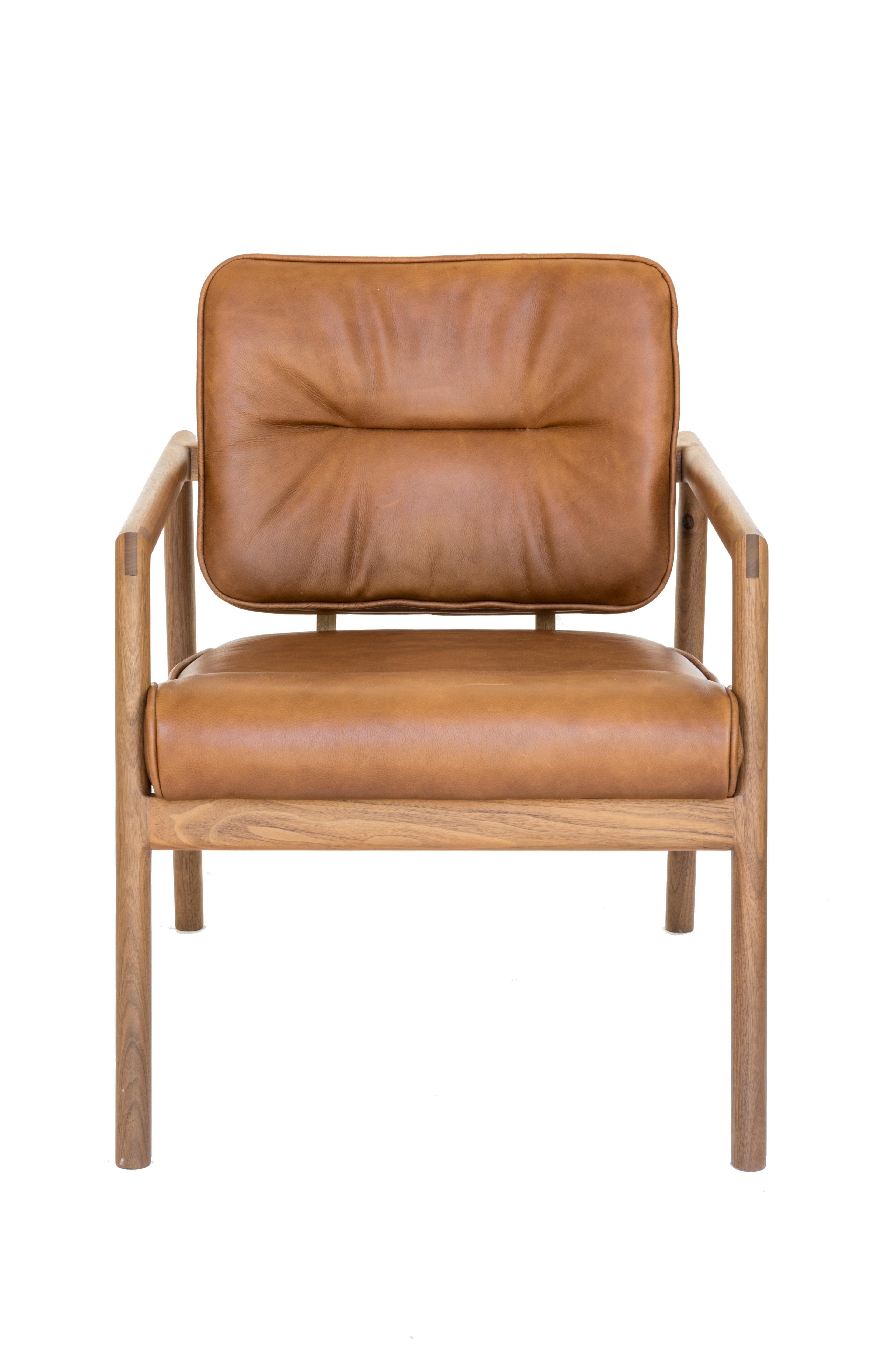 https://a.1stdibscdn.com/chris-earl-walnut-camel-leather-moresby-armchair-for-sale-picture-4/f_24193/f_122206831538460898286/_B9B9976_Edit_master.jpg