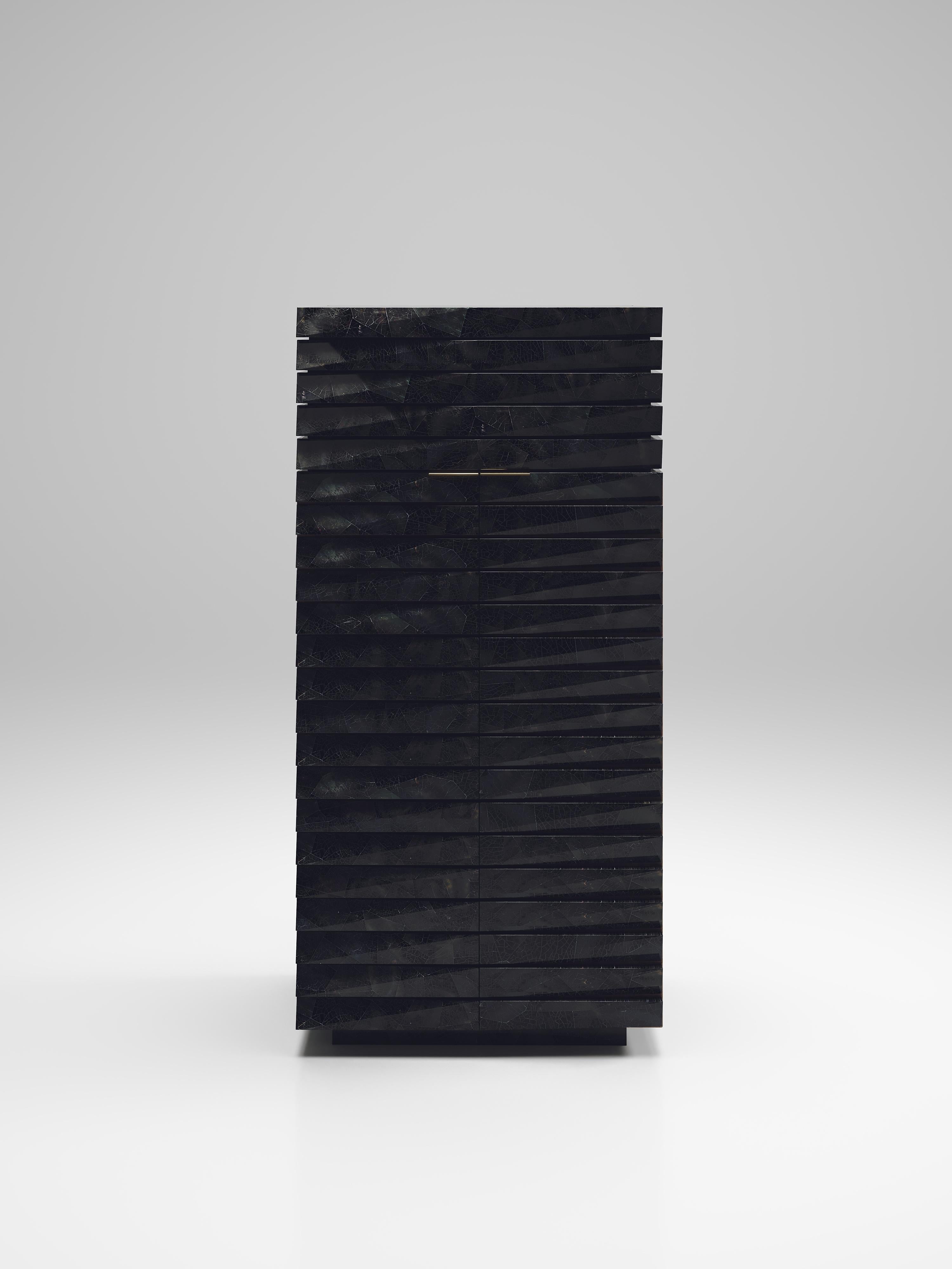 https://a.1stdibscdn.com/shagreen-fluted-bar-cabinet-inlaid-by-ry-augousti-for-sale-picture-5/f_45491/f_261836221637261232220/BAR_050000_master.jpg