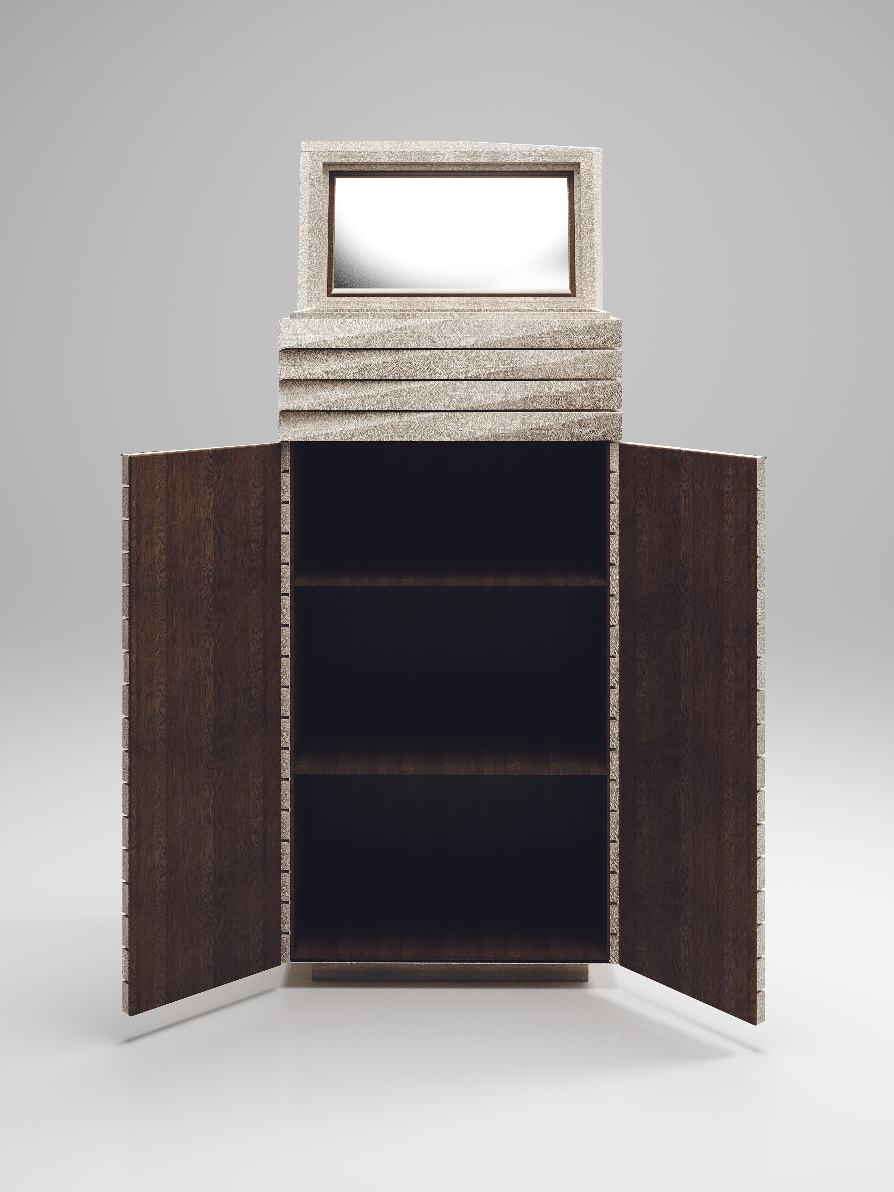 https://a.1stdibscdn.com/shagreen-fluted-bar-cabinet-inlaid-by-ry-augousti-for-sale-picture-2/f_45491/f_261836221637261234885/BAR_050001_master.jpg