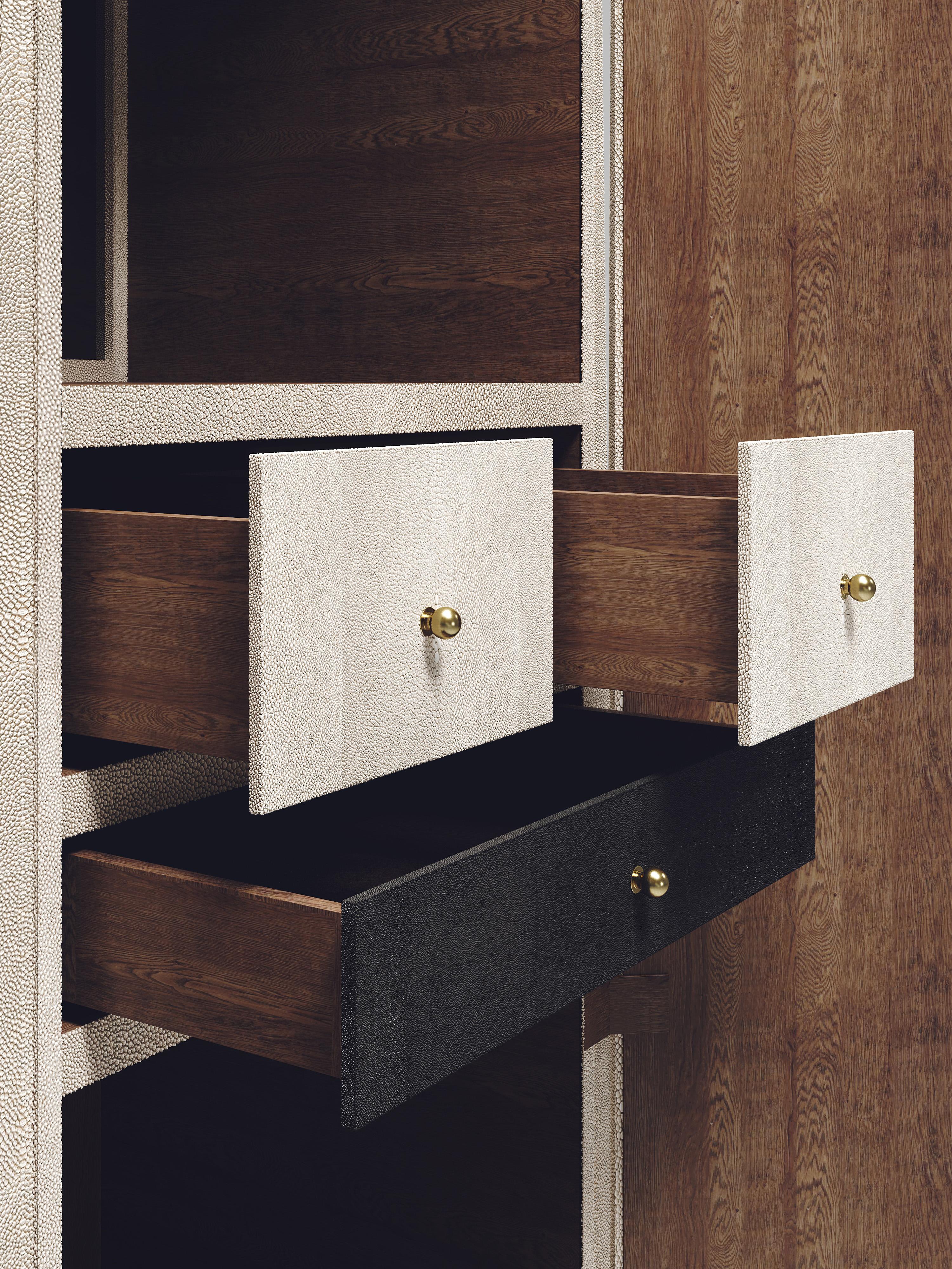 https://a.1stdibscdn.com/fluted-shagreen-cabinet-by-ry-augousti-for-sale-picture-4/f_45491/f_261652821637168816748/BAR_07_4_master.jpg