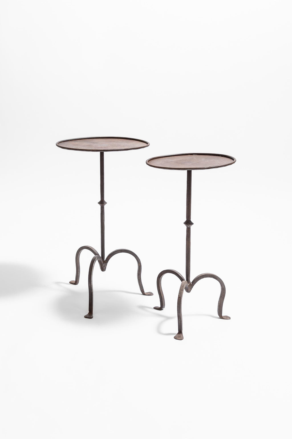https://a.1stdibscdn.com/wrought-iron-martini-table-large-for-sale-picture-4/f_76442/f_397119221715700615753/BB4X1617_HiRes_master.jpg