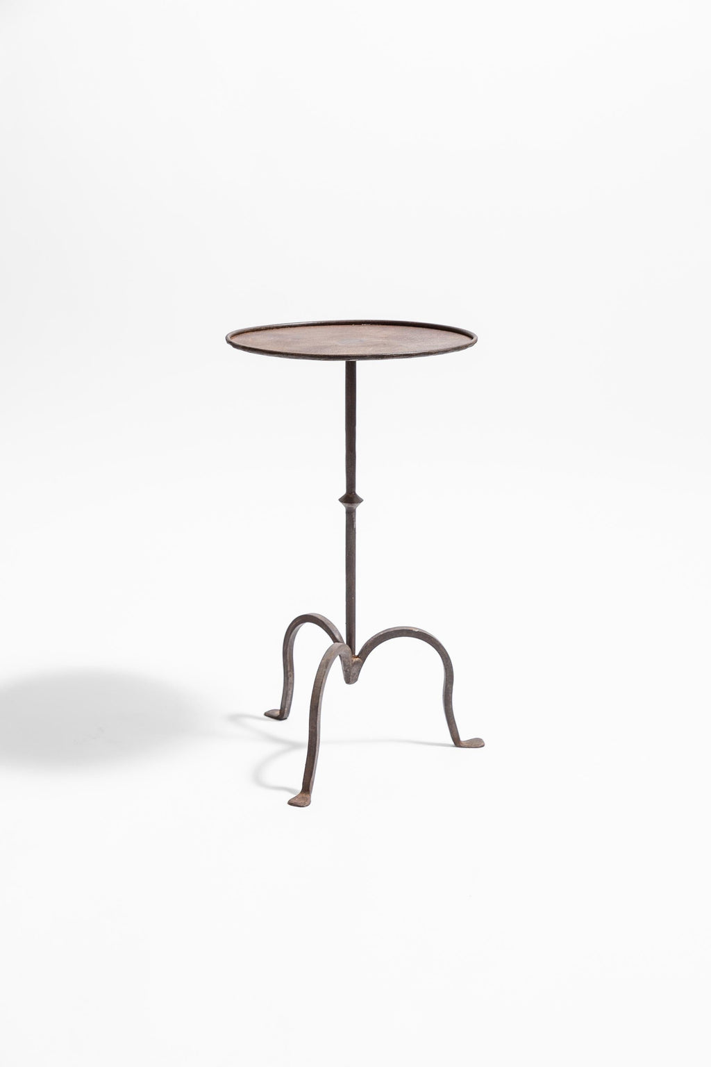 https://a.1stdibscdn.com/wrought-iron-martini-table-large-for-sale-picture-3/f_76442/f_397119221715700615724/BB4X1620_HiRes_master.jpg