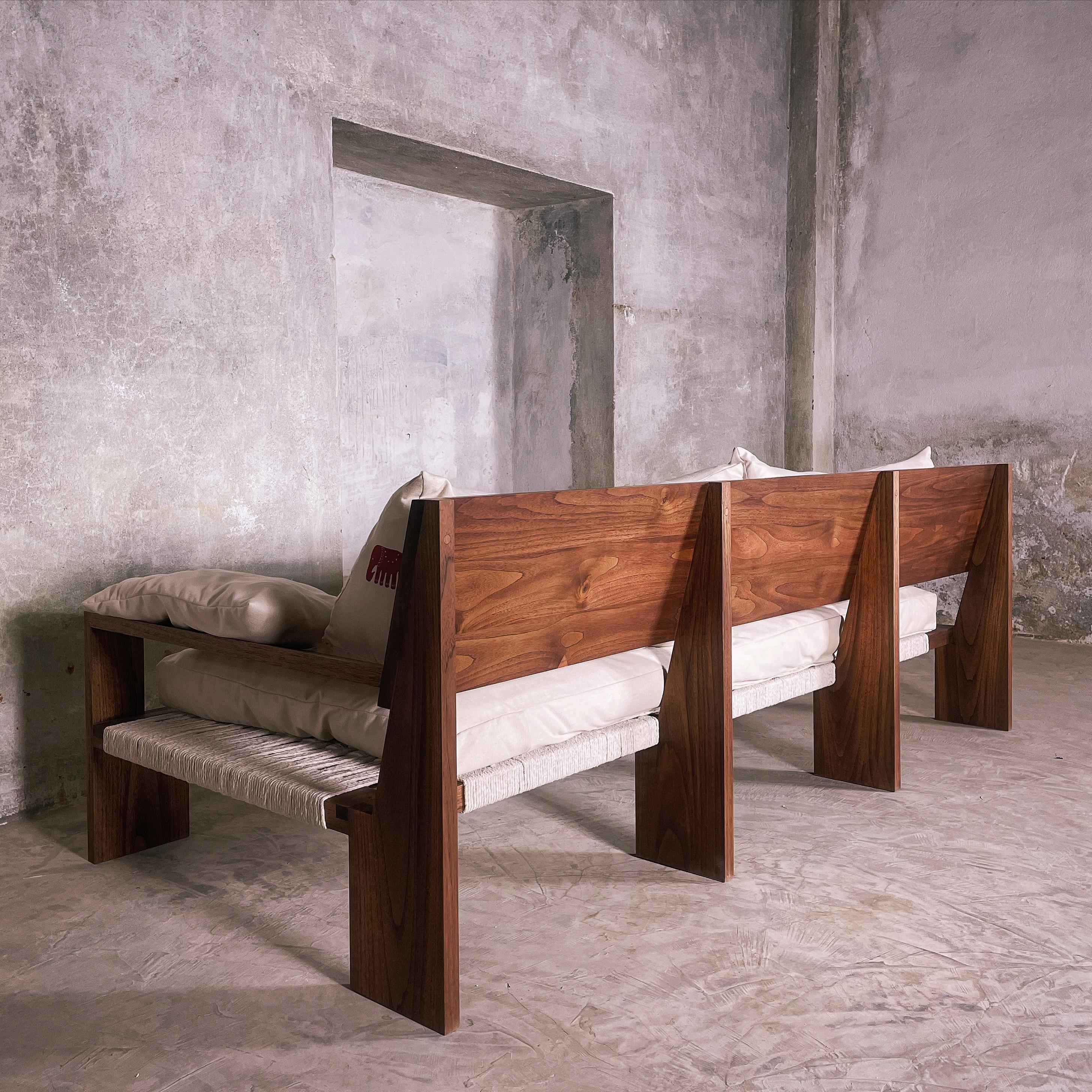 https://a.1stdibscdn.com/c-sofa-for-sale-picture-3/f_98612/f_409726721723013929291/BC091F6D_B57F_48AC_B491_366E66774355_2_master.JPG