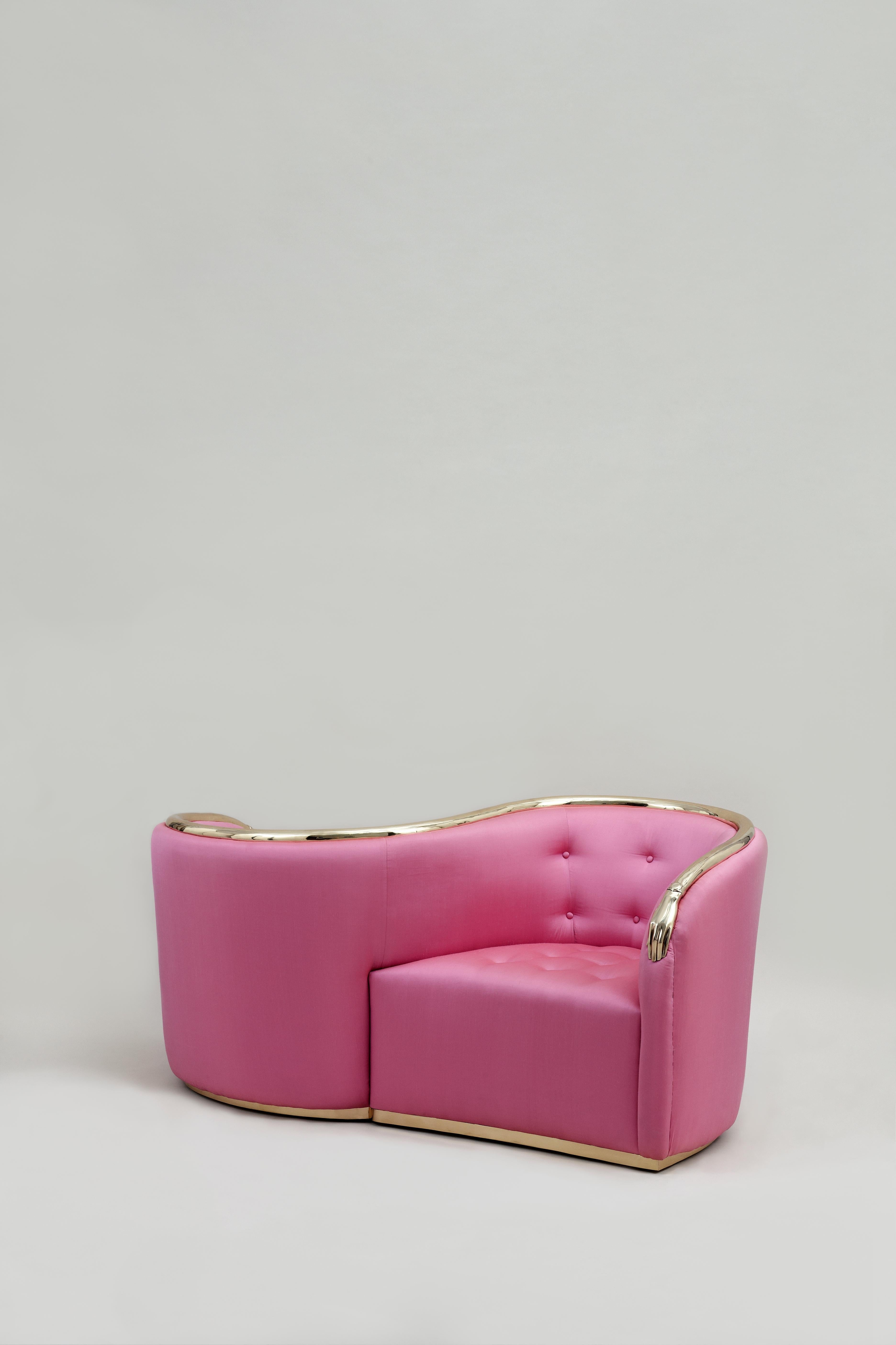 https://a.1stdibscdn.com/salvador-dali-limited-edition-black-sofa-vis-a-vis-de-gala-for-sale-picture-6/f_12192/f_319641821672273381766/BDB031214dali23ok_master.jpg
