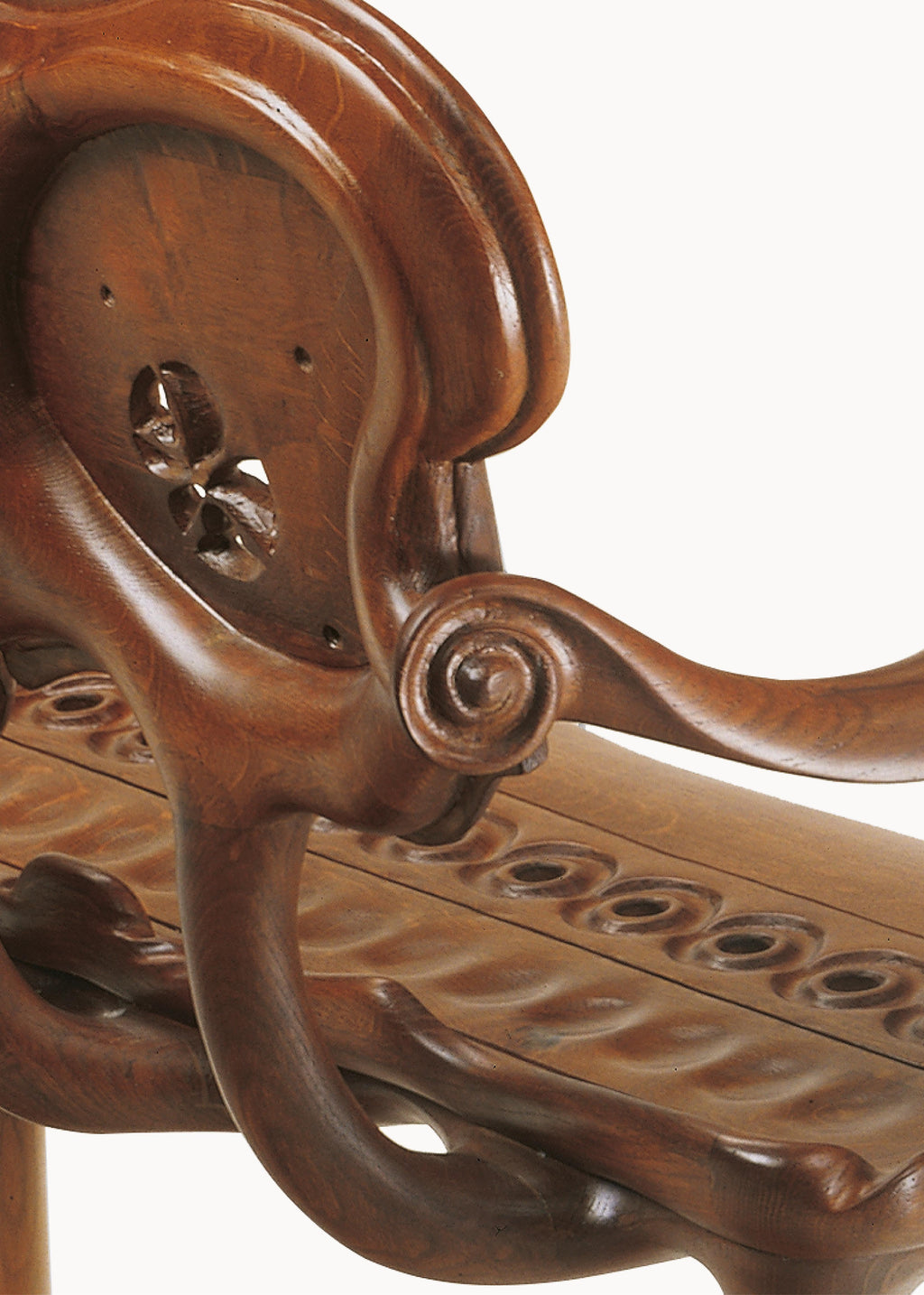 https://a.1stdibscdn.com/calvet-bench-by-antonio-gaudi-modernist-spanish-for-sale-picture-6/f_30483/f_472893021763126852035/BD_Calvet_bench_chair_AntoniGaudi5_master.jpg