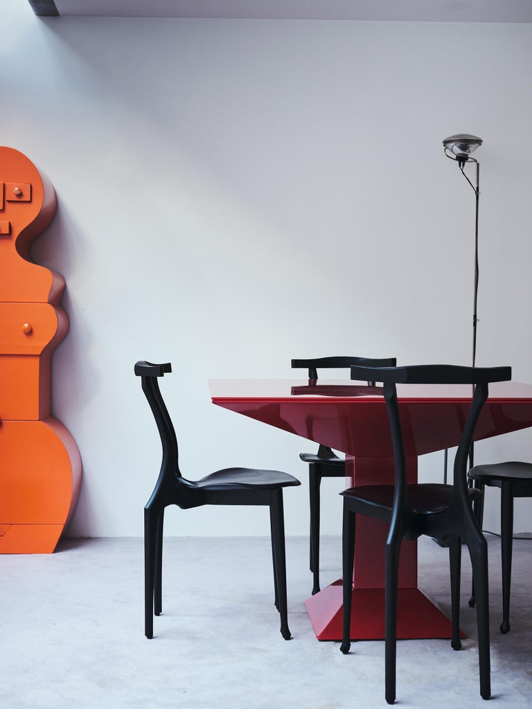 https://a.1stdibscdn.com/oscar-tusquets-gaulinetta-chair-black-lacquered-limited-edition-for-sale-picture-20/f_30483/f_431755721737020390149/BD_Gaulinetta_Oscar_Tusquets_Mettsass_Ettore_Sottsass_5_master.jpg?width=768
