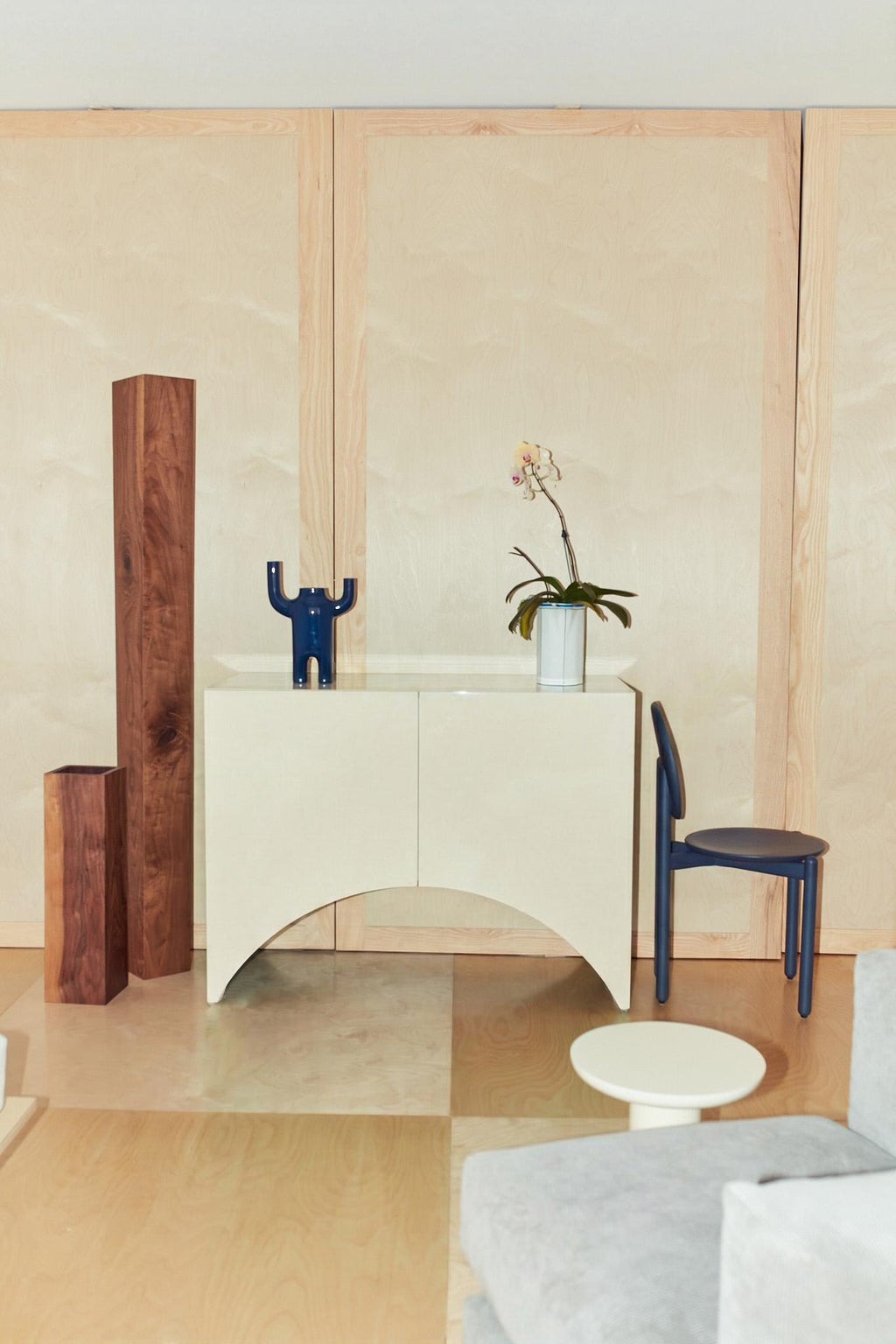 https://a.1stdibscdn.com/contemporary-cabinet-bridges-by-muller-van-severen-medium-oyster-white-for-sale-picture-7/f_31233/f_490039621772190722083/BD_MVS_Bridge_Oyster_White_3_master.jpg