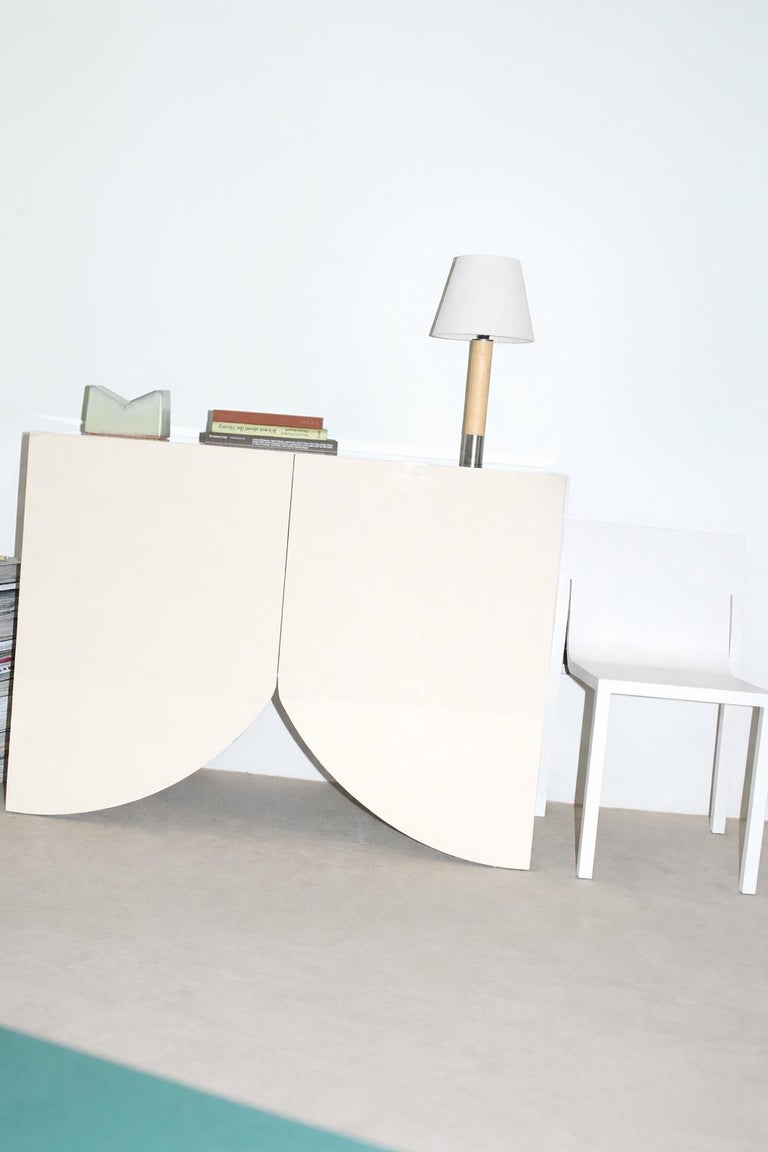 https://a.1stdibscdn.com/muller-van-severan-bridges-cabinet-large-oyster-white-laquered-contemporary-for-sale-picture-5/f_30483/f_489722821772023083327/BD_MVS_Bridge_Oyster_White_4_master.jpg?width=768
