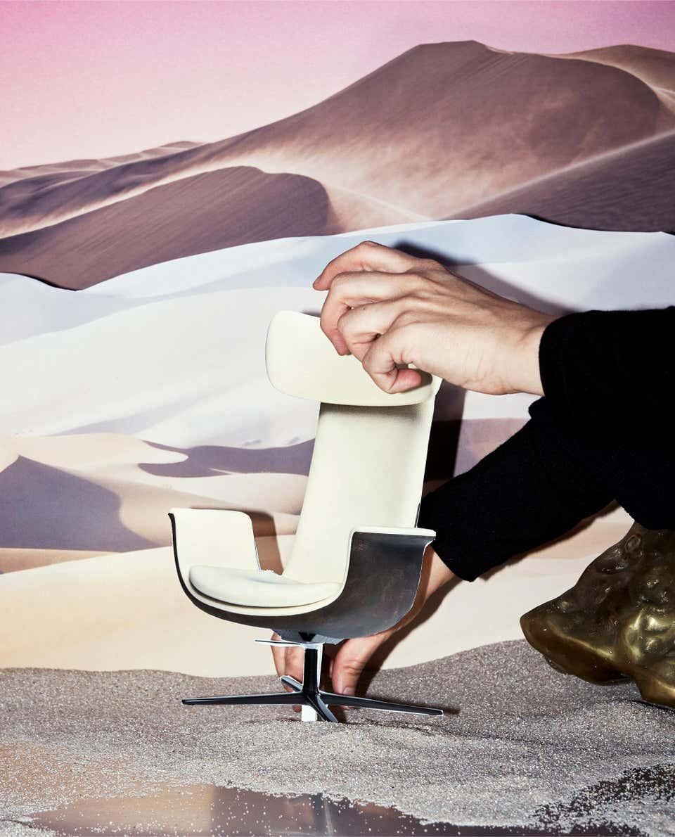 https://a.1stdibscdn.com/white-odyssey-armchair-adjustable-headrest-leather-fabric-finish-for-sale-picture-6/f_14272/f_480268921765956506975/BD_Odyssey_3_1_master_master.jpg