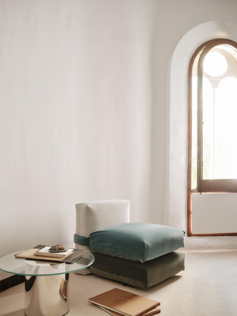 https://a.1stdibscdn.com/two-seater-pillow-sofa-by-muller-van-severen-maharam-green-and-grey-for-sale-picture-8/f_30483/f_431757421737021005657/BD_Pillow_Maharam_MullerVanSeveren_4_master.jpg?width=768