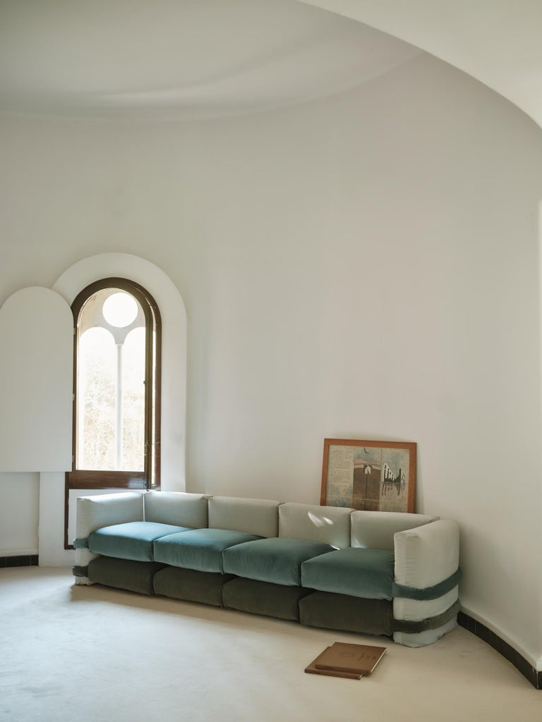 https://a.1stdibscdn.com/two-seater-pillow-sofa-by-muller-van-severen-maharam-green-and-grey-for-sale-picture-10/f_30483/f_431757421737021007344/BD_Pillow_Maharam_MullerVanSeveren_6_master.jpg?width=768