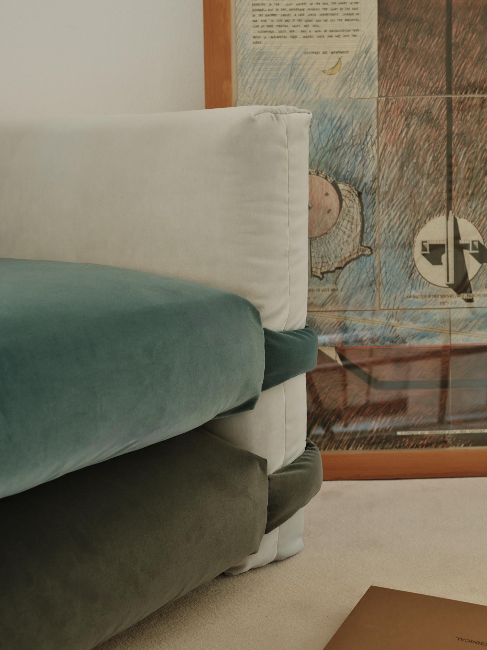 https://a.1stdibscdn.com/customizable-sofa-2-modules-pillow-by-muller-van-severen-green-velvet-for-sale-picture-6/f_31233/f_486770021770310586424/BD_Pillow_Maharam_MullerVanSeveren_8_master.jpg