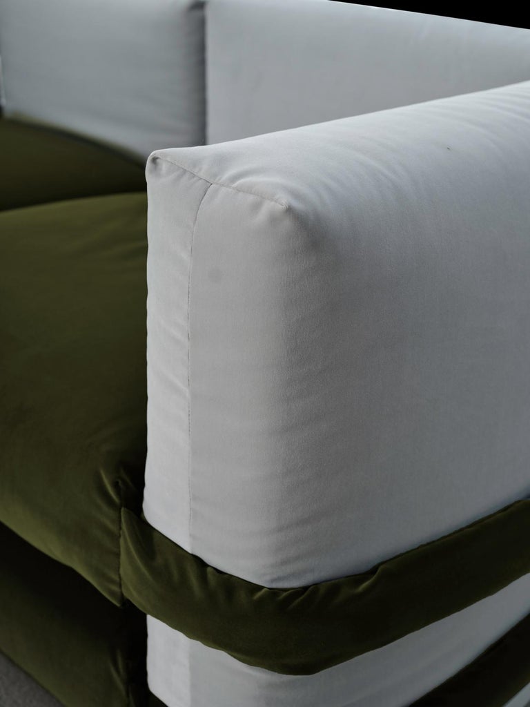 https://a.1stdibscdn.com/two-seater-pillow-sofa-by-muller-van-severen-maharam-green-and-grey-for-sale-picture-2/f_30483/f_431757421737021000401/BD_Pillow_Maharam_MullerVanSeveren_detail1_green_master.jpg?width=768