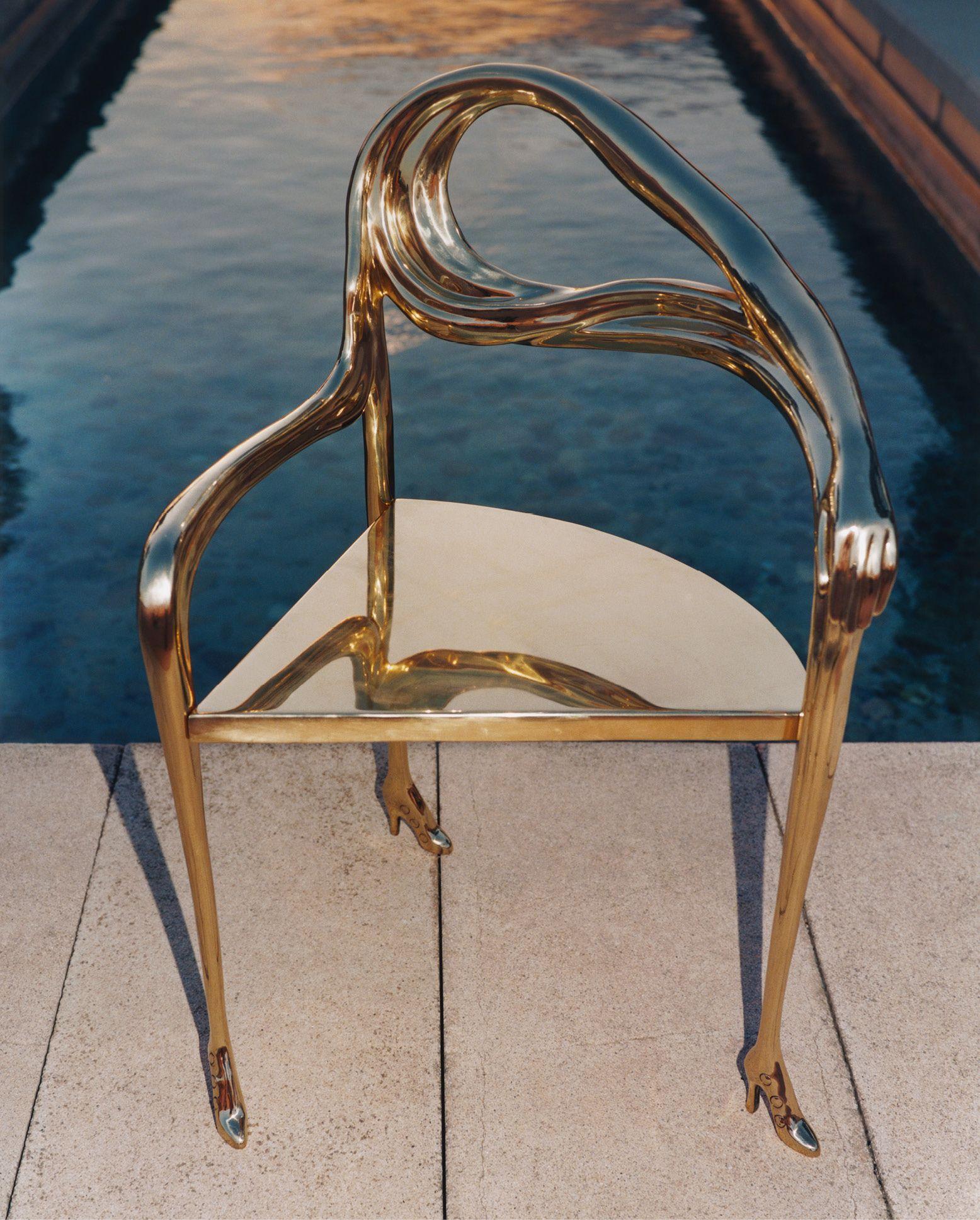 https://a.1stdibscdn.com/salvador-dali-leda-armchair-sculpture-for-sale-picture-8/f_14272/f_391940521712644340190/BD_Product_Leda_Armchair_3_3e4dce714f_master.jpg
