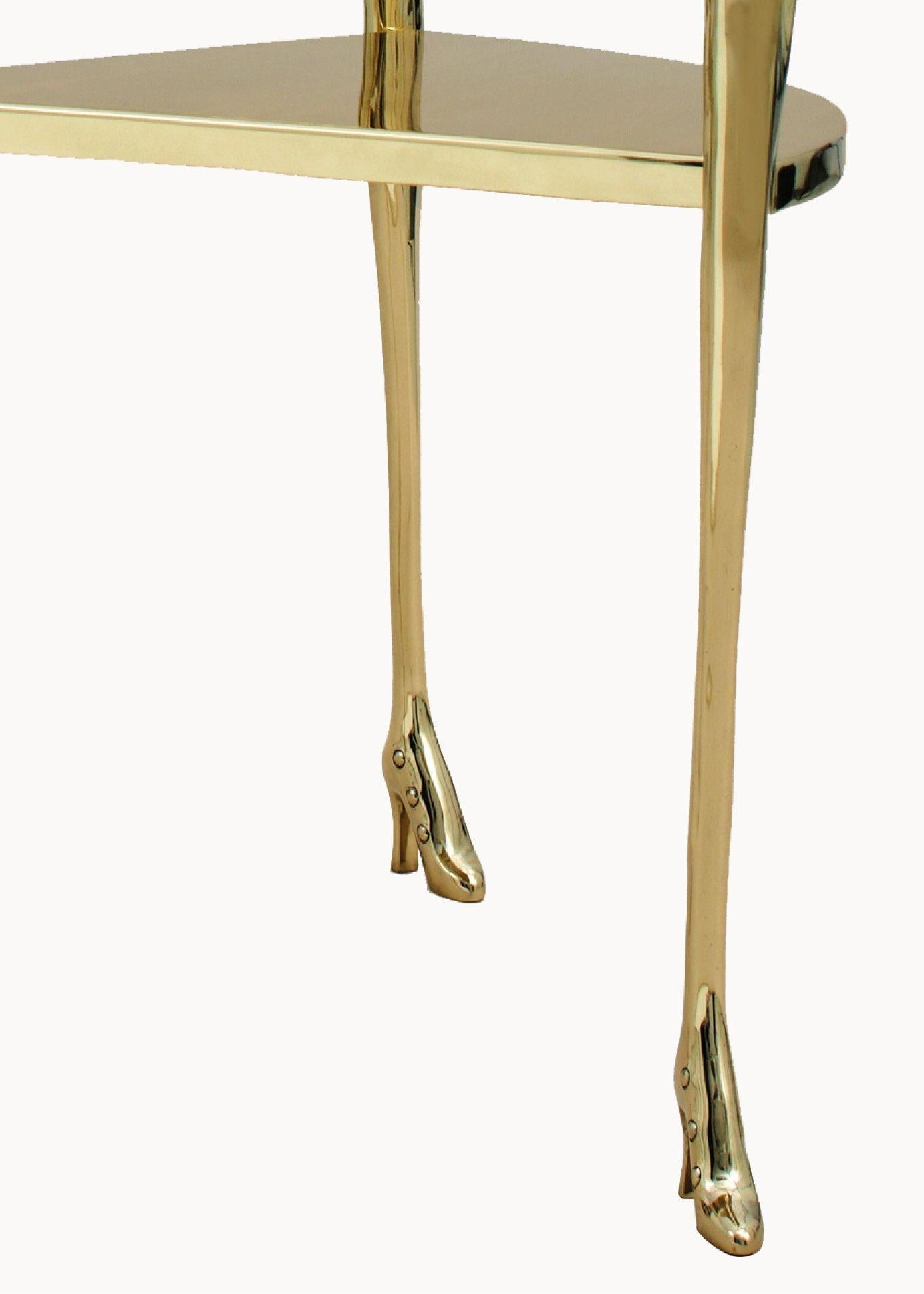 https://a.1stdibscdn.com/salvador-dali-leda-armchair-sculpture-for-sale-picture-9/f_14272/f_391940521712644340012/BD_Product_Leda_armchair4_f0510f93a1_master.jpg