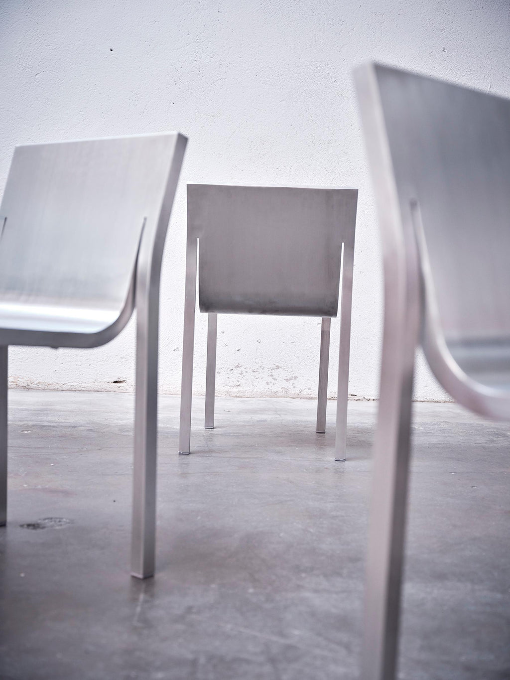 https://a.1stdibscdn.com/sabine-marcelis-stedelijk-chair-aluminium-modernist-2024-for-sale-picture-2/f_30483/f_477174121764154803034/BD_STEDELIJK_CHAIR_SABINE_MARCELIS_11_master.jpg