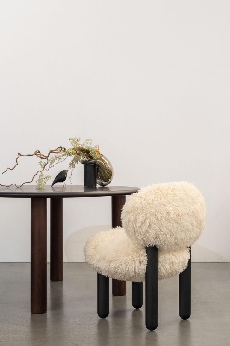 https://a.1stdibscdn.com/modern-dining-chair-flock-cs2-fluffy-edition-in-premium-faux-fur-by-noom-for-sale-picture-12/f_42321/f_441094321742377227893/BEZ03242_HDR_master.jpg?width=768