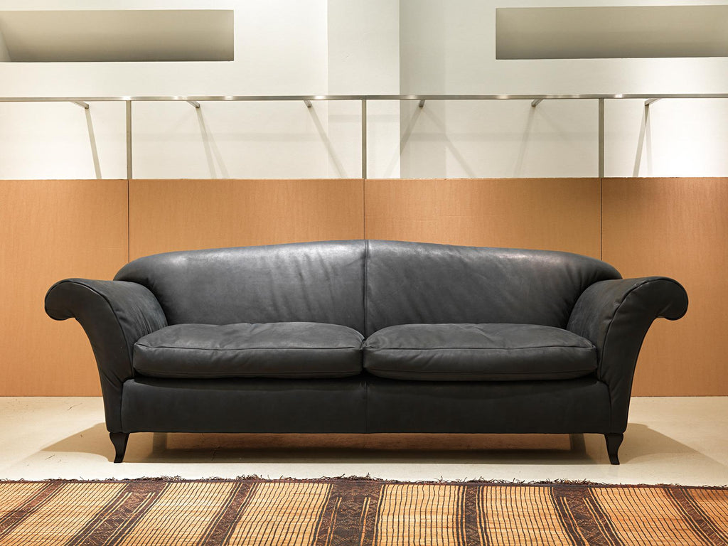 https://a.1stdibscdn.com/21st-century-modern-sofa-upholstered-in-leather-for-sale-picture-8/f_48381/f_182797021741014948282/BG002_tribe_master.jpg