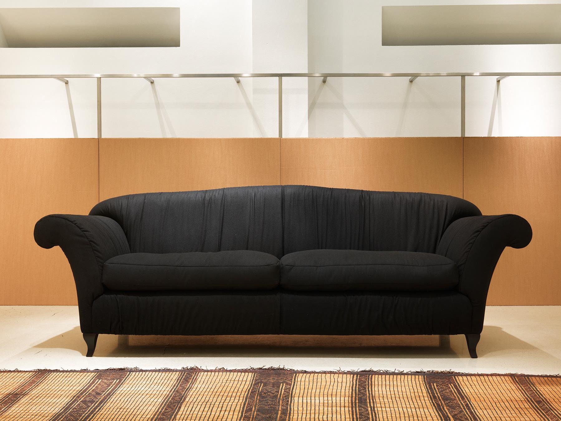 https://a.1stdibscdn.com/21st-century-modern-sofa-upholstered-in-leather-for-sale-picture-9/f_48381/f_182797021741014971033/BG002_wool_master.jpg
