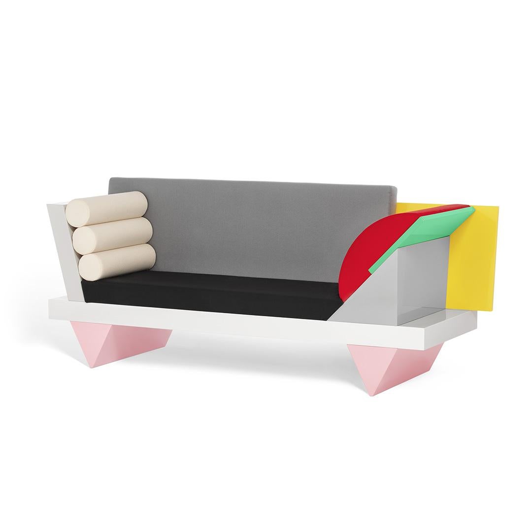 https://a.1stdibscdn.com/big-sur-wooden-couch-by-peter-shire-for-memphis-milano-collection-for-sale-picture-2/f_48301/f_173487621697810344836/BIG_SUR_07A9739_copia_master.jpg