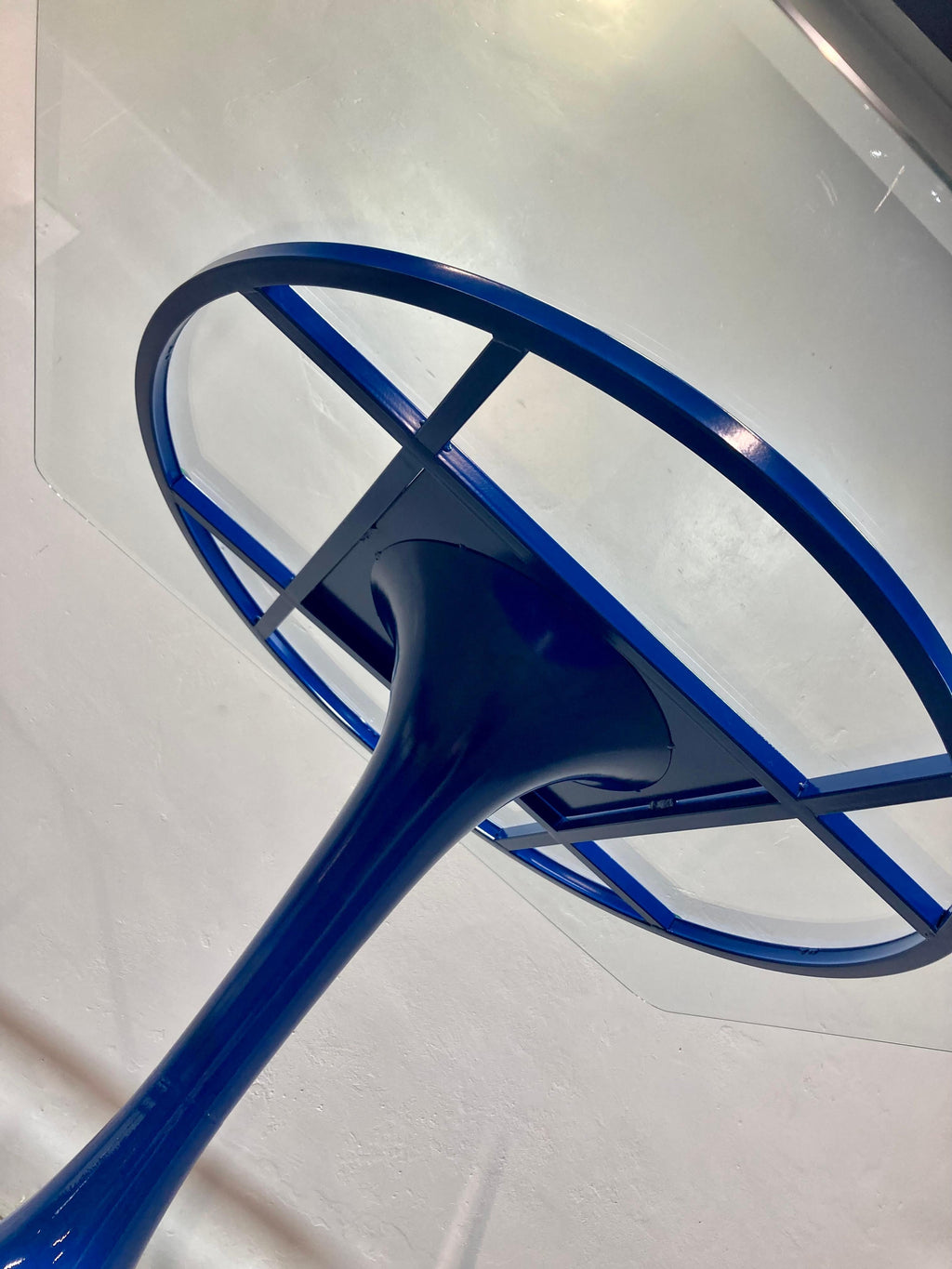 https://a.1stdibscdn.com/blue-powder-coated-steel-round-table-base-for-sale-picture-9/f_101742/f_458382621766527440891/BLUE_POWDERCOAT_TABLE11_master.jpeg